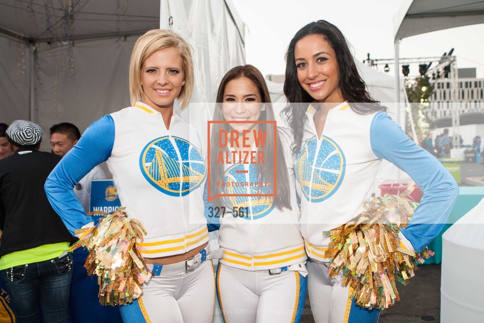 Cheerleaders, UCSF Medical Center HARD HAT WALK & LIGHTS ON FESTIVAL, US, September 6th, 2014,Drew Altizer, Drew Altizer Photography, full-service agency, private events, San Francisco photographer, photographer california