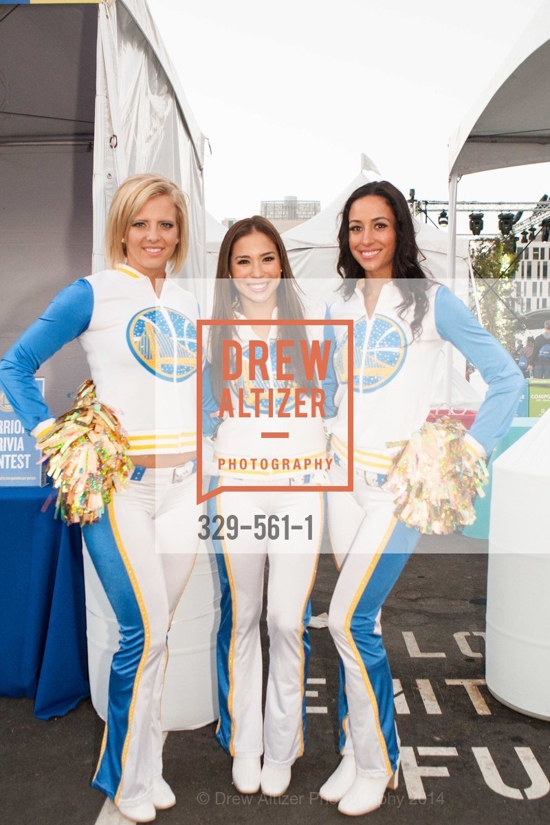 Cheerleaders, UCSF Medical Center HARD HAT WALK & LIGHTS ON FESTIVAL, US, September 6th, 2014,Drew Altizer, Drew Altizer Photography, full-service event agency, private events, San Francisco photographer, photographer California