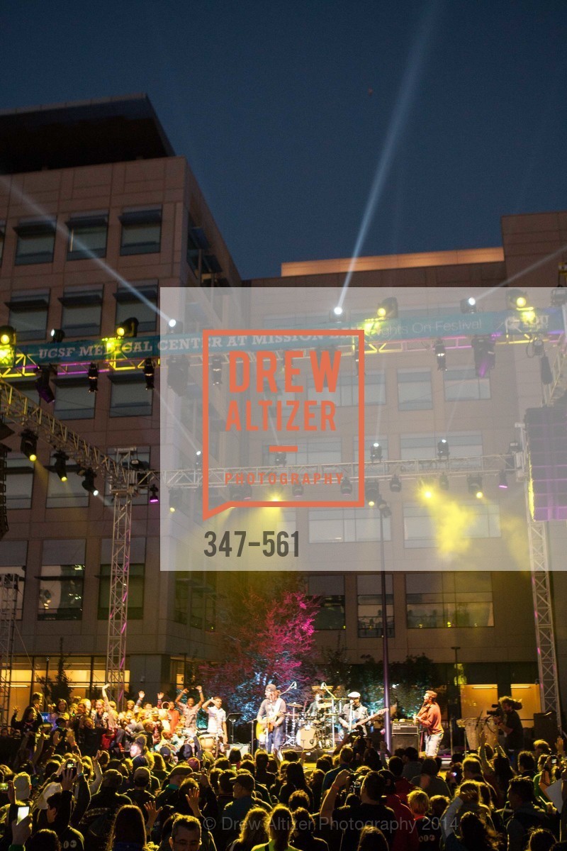 Performance, UCSF Medical Center HARD HAT WALK & LIGHTS ON FESTIVAL, US, September 6th, 2014,Drew Altizer, Drew Altizer Photography, full-service agency, private events, San Francisco photographer, photographer california