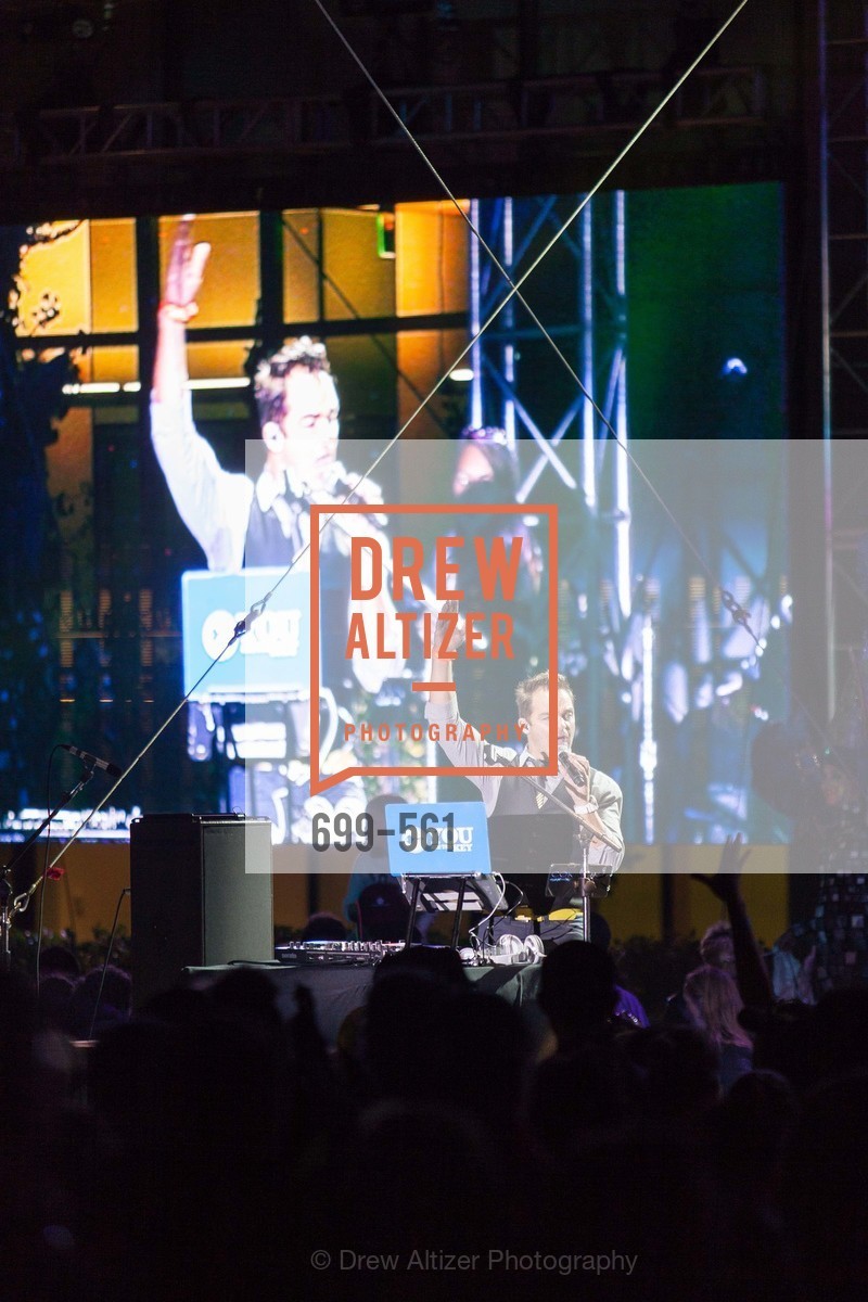 Performance By DJ Cory Live!, UCSF Medical Center HARD HAT WALK & LIGHTS ON FESTIVAL, US, September 6th, 2014,Drew Altizer, Drew Altizer Photography, full-service agency, private events, San Francisco photographer, photographer california