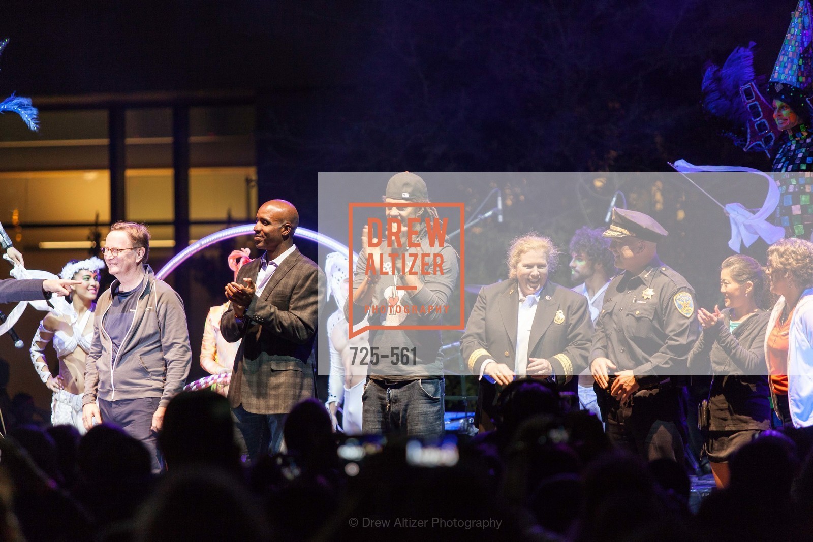Sam Hawgood, Barry Bonds, Michael Franti, Joanne Hayes-White, Greg Suhr, Kristi Yamaguchi, UCSF Medical Center HARD HAT WALK & LIGHTS ON FESTIVAL, US, Photo #725-561 Sam Hawgood, Barry Bonds, Michael Franti, Joanne Hayes-White, Greg Suhr, Kristi Yamaguchi, Photo #725-561