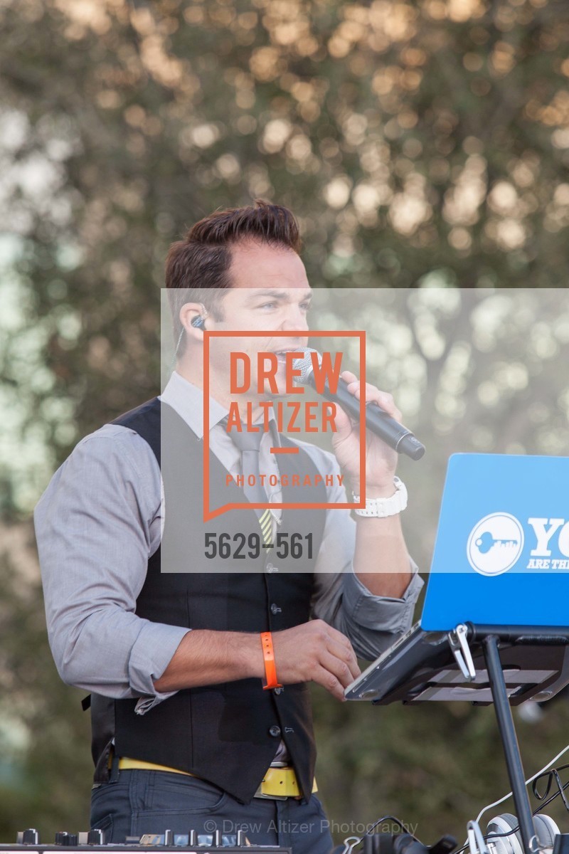 Performance By DJ Cory Live!, UCSF Medical Center HARD HAT WALK & LIGHTS ON FESTIVAL, US, September 6th, 2014,Drew Altizer, Drew Altizer Photography, full-service event agency, private events, San Francisco photographer, photographer California