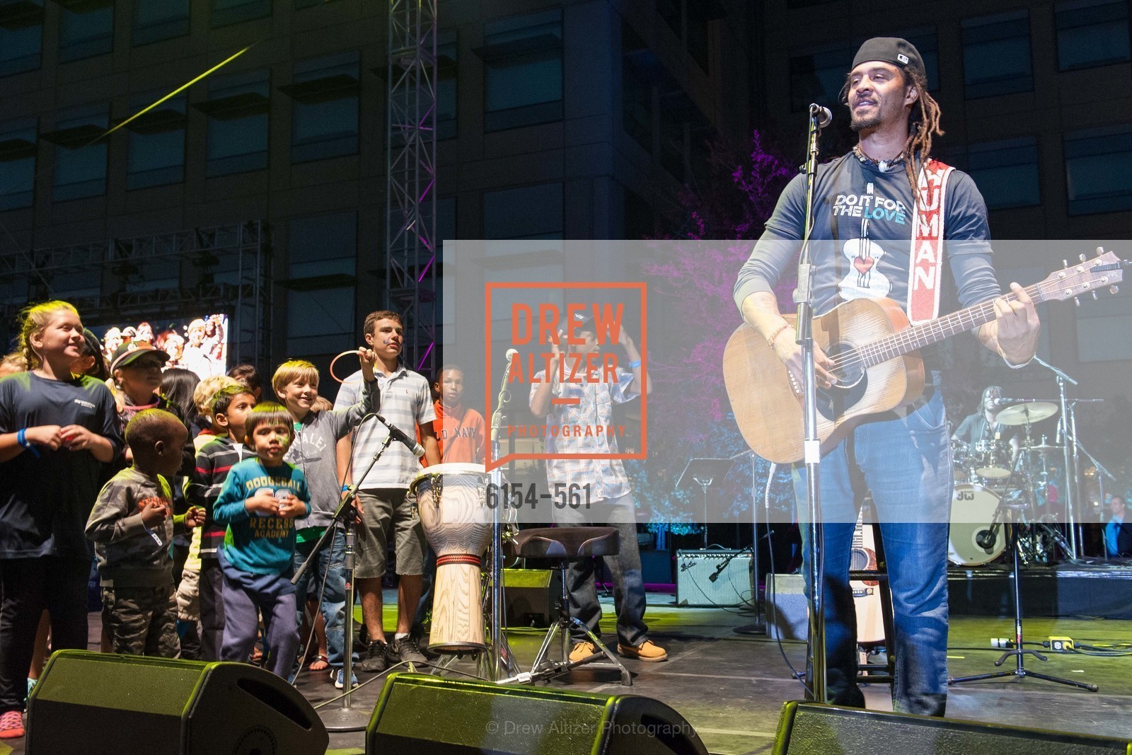 Michael Franti, UCSF Medical Center HARD HAT WALK & LIGHTS ON FESTIVAL, US, Photo #6154-561 Michael Franti, Photo #6154-561