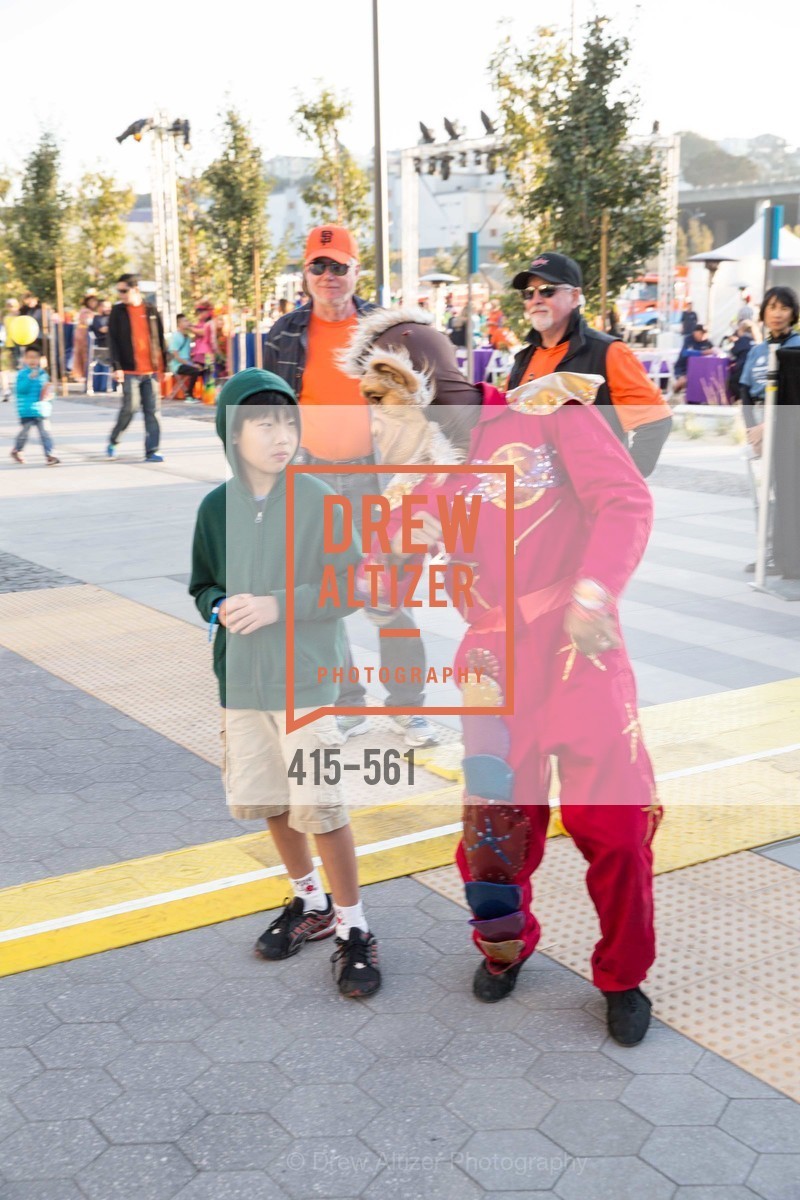 Performance, UCSF Medical Center HARD HAT WALK & LIGHTS ON FESTIVAL, US, September 6th, 2014,Drew Altizer, Drew Altizer Photography, full-service agency, private events, San Francisco photographer, photographer california