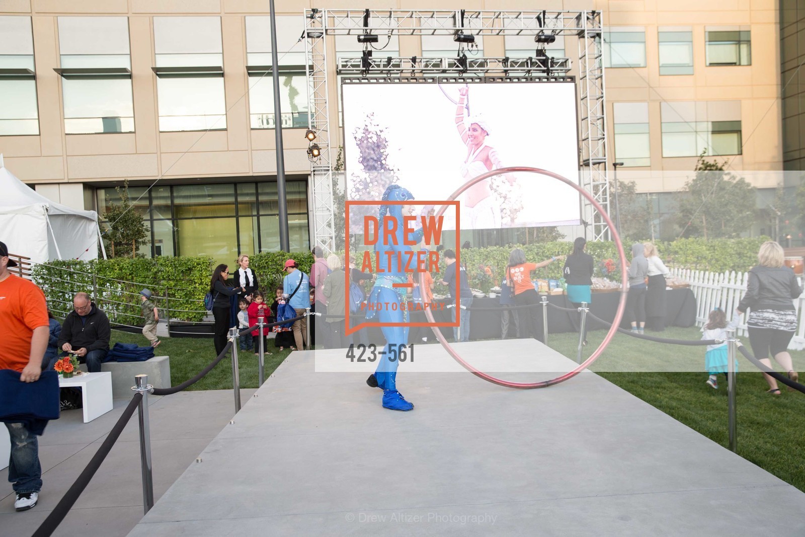 Performance, UCSF Medical Center HARD HAT WALK & LIGHTS ON FESTIVAL, US, September 6th, 2014,Drew Altizer, Drew Altizer Photography, full-service agency, private events, San Francisco photographer, photographer california