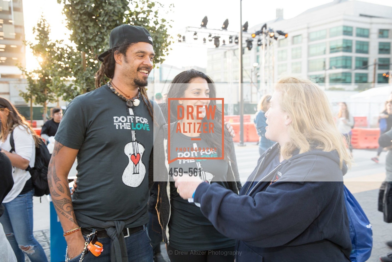 Michael Franti, Sara Agah, Joanne Hayes-White, UCSF Medical Center HARD HAT WALK & LIGHTS ON FESTIVAL, US, Photo #459-561 Michael Franti, Sara Agah, Joanne Hayes-White, Photo #459-561