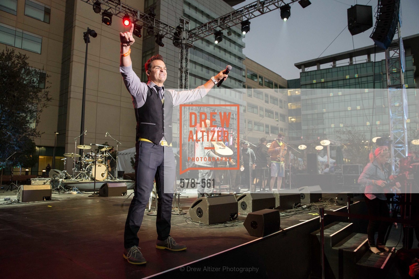 Performance By DJ Cory Live!, UCSF Medical Center HARD HAT WALK & LIGHTS ON FESTIVAL, US, September 6th, 2014,Drew Altizer, Drew Altizer Photography, full-service agency, private events, San Francisco photographer, photographer california