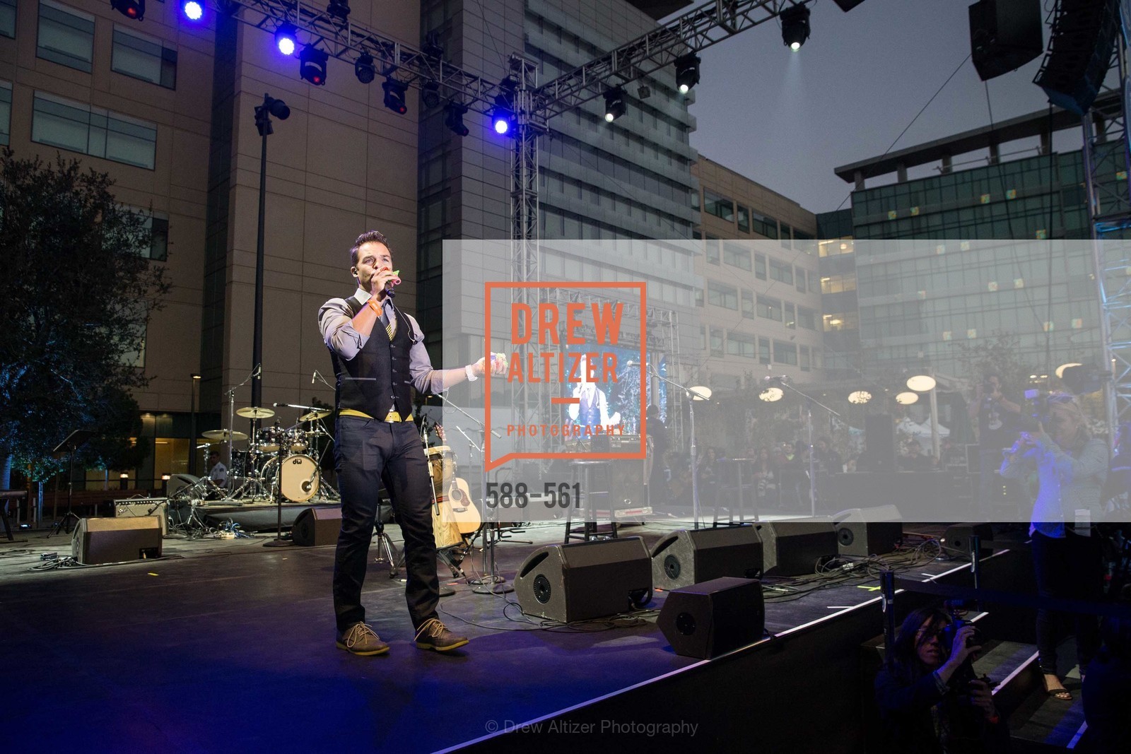 Performance By DJ Cory Live!, UCSF Medical Center HARD HAT WALK & LIGHTS ON FESTIVAL, US, September 6th, 2014,Drew Altizer, Drew Altizer Photography, full-service agency, private events, San Francisco photographer, photographer california