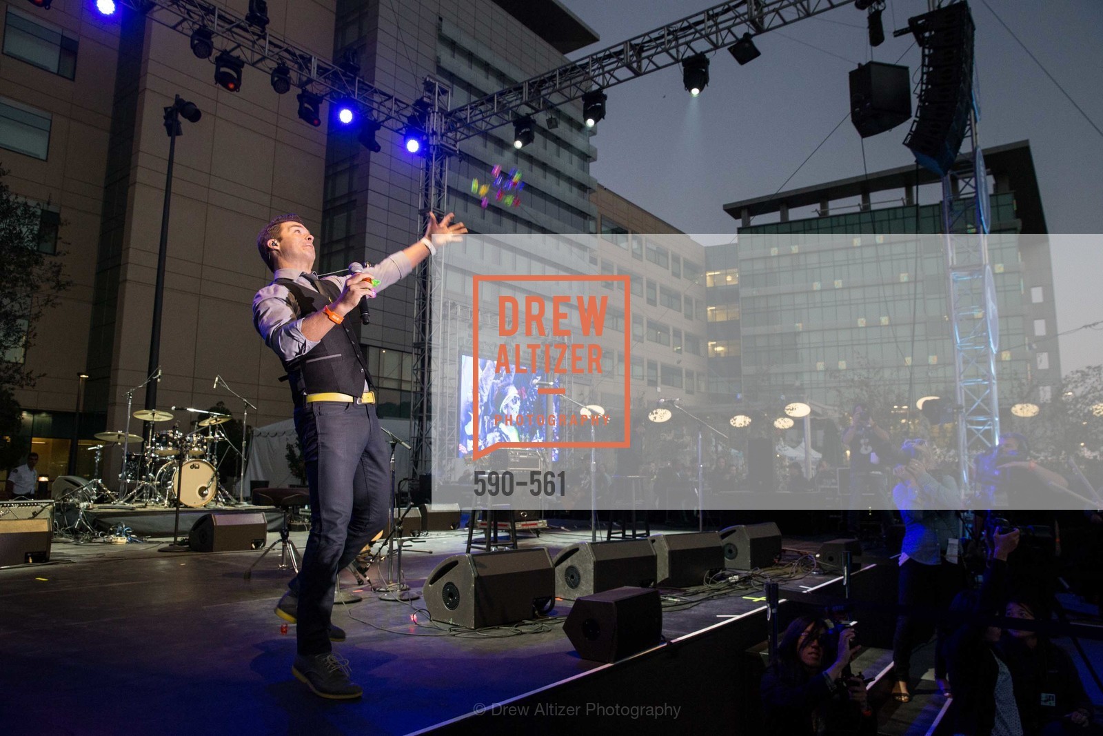 Performance By DJ Cory Live!, UCSF Medical Center HARD HAT WALK & LIGHTS ON FESTIVAL, US, September 6th, 2014,Drew Altizer, Drew Altizer Photography, full-service agency, private events, San Francisco photographer, photographer california