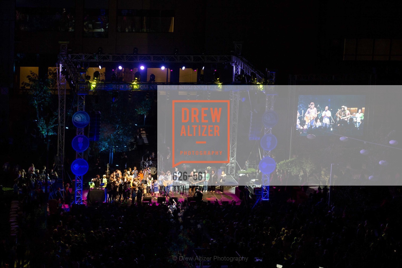 Performance, UCSF Medical Center HARD HAT WALK & LIGHTS ON FESTIVAL, US, September 6th, 2014,Drew Altizer, Drew Altizer Photography, full-service agency, private events, San Francisco photographer, photographer california