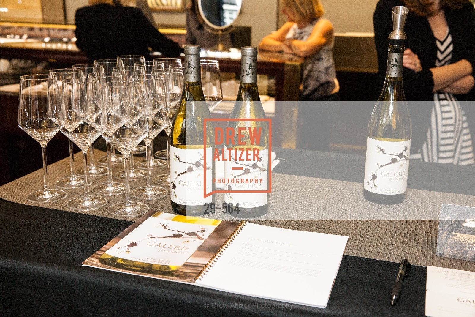 Atmosphere, SHREVE & CO. Hosts AMERICAN CANCER SOCIETY BENEFIT, US, Photo #29-564 Atmosphere, Photo #29-564