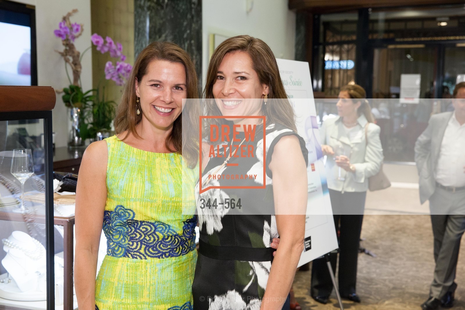 Kristin Sorensen, Jennifer Bienaime, SHREVE & CO. Hosts AMERICAN CANCER SOCIETY BENEFIT, US, Photo #344-564 Kristin Sorensen, Jennifer Bienaime, Photo #344-564