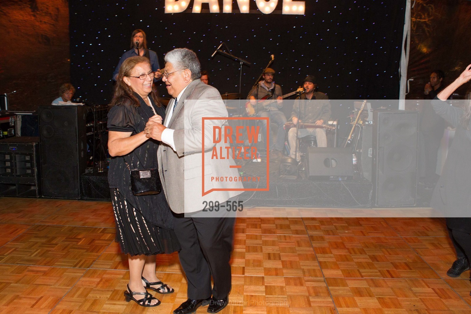 Dance Floor, GLAAD GALA Kick-Off Party Hosted by SAKS FIFTH AVENUE, Saks Fifth Avenue. 384 Post Street, September 12th, 2014,Drew Altizer, Drew Altizer Photography, full-service agency, private events, San Francisco photographer, photographer california