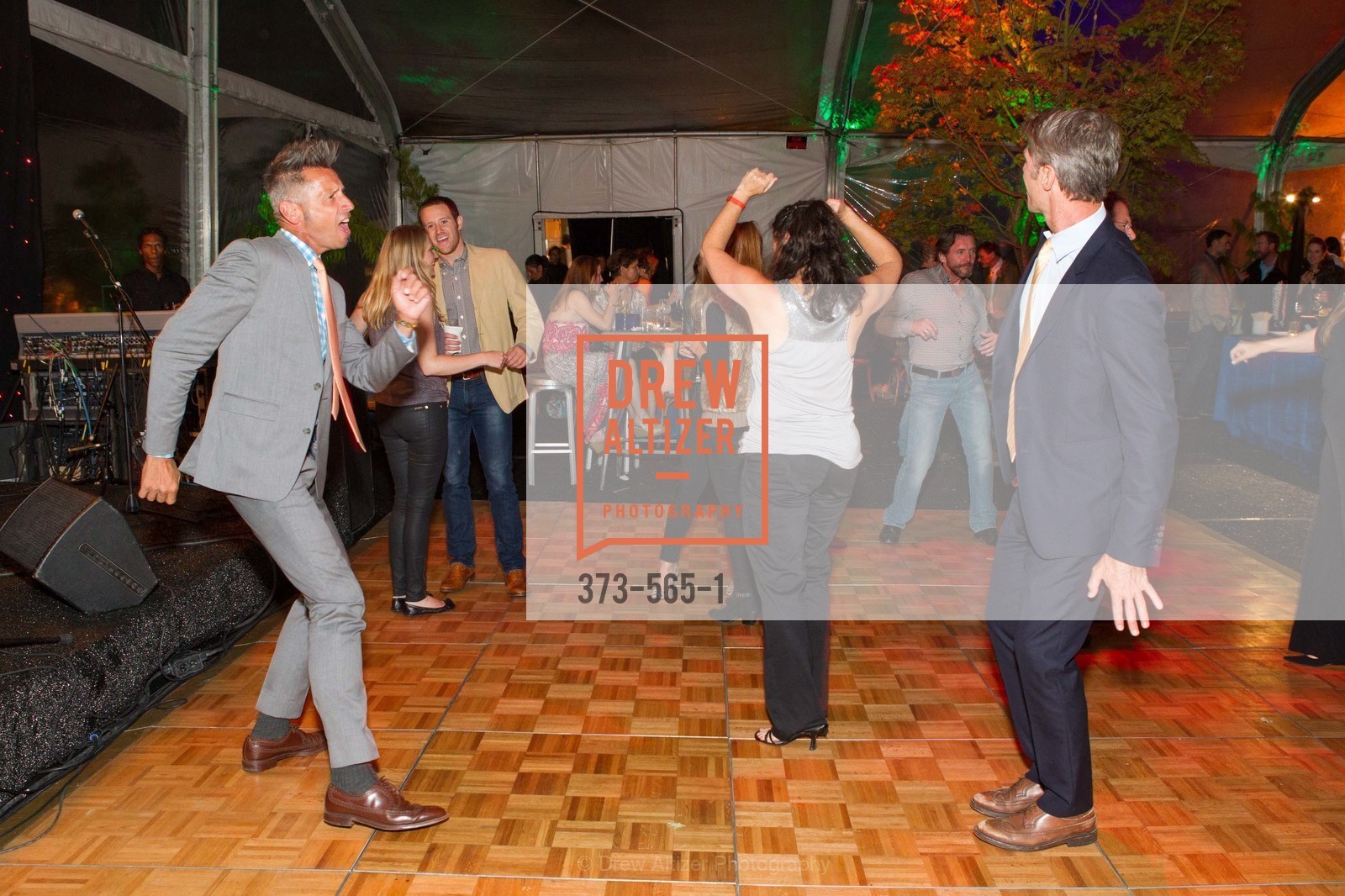 Atmosphere, GLAAD GALA Kick-Off Party Hosted by SAKS FIFTH AVENUE, Saks Fifth Avenue. 384 Post Street, September 12th, 2014,Drew Altizer, Drew Altizer Photography, full-service agency, private events, San Francisco photographer, photographer california