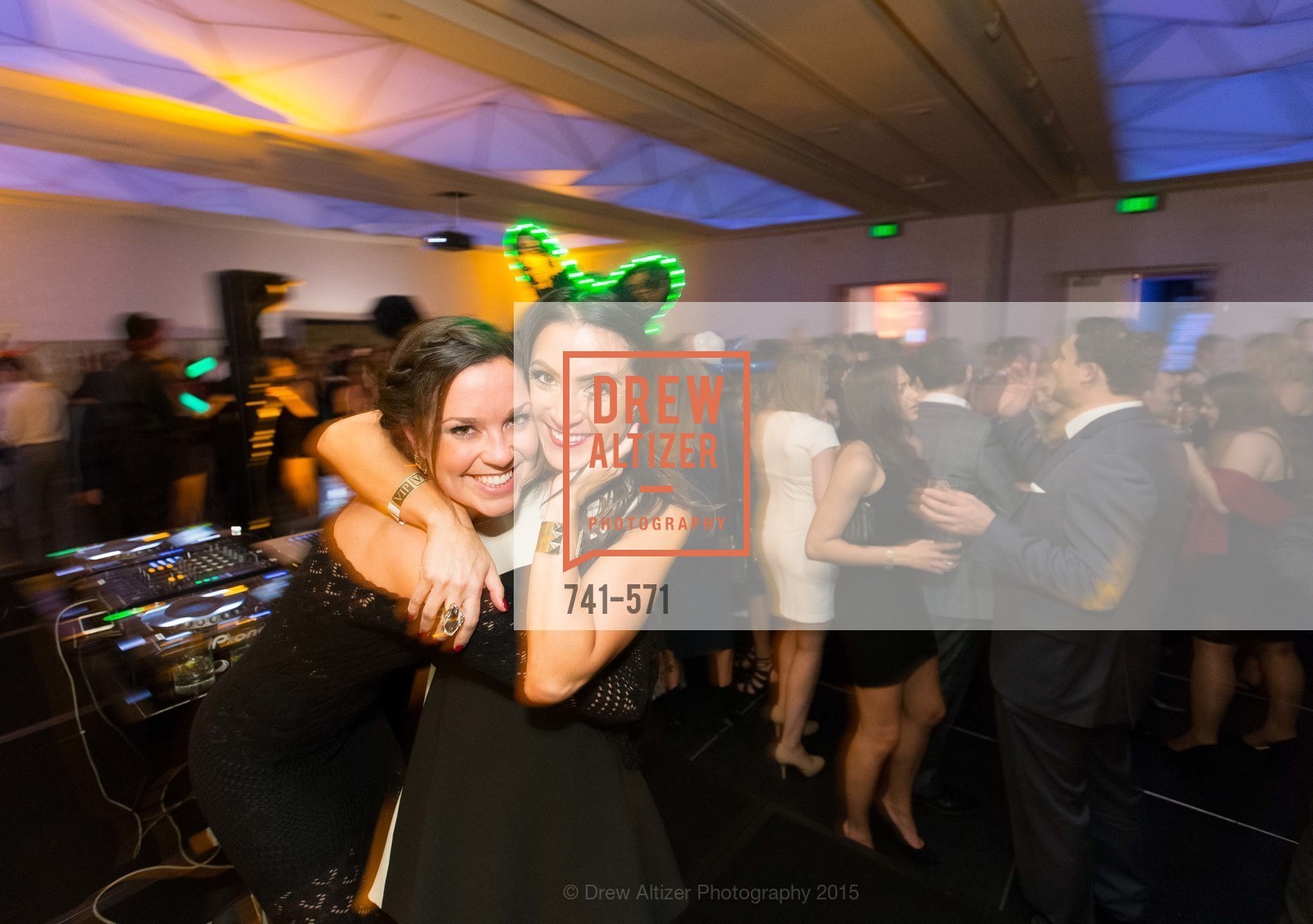Hannah Schmunk, Alissa Yee, The 10th Annual San Francisco Social, W Hotel. 181 3rd St, November 21st, 2015,Drew Altizer, Drew Altizer Photography, full-service agency, private events, San Francisco photographer, photographer california