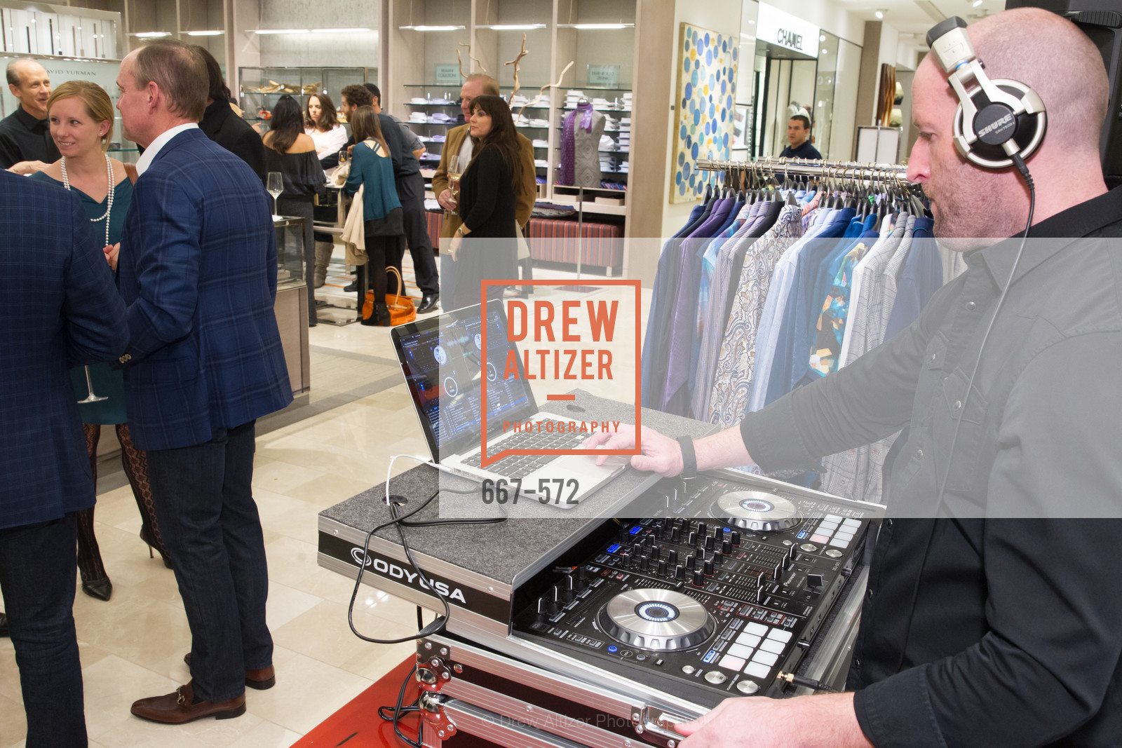 Atmosphere, Neiman Marcus Walnut Creek welcomes neighbors ROOFTOP and Teleferic Barcelona, Neiman Marcus. 1000 South Main Street, November 20th, 2015,Drew Altizer, Drew Altizer Photography, full-service agency, private events, San Francisco photographer, photographer california