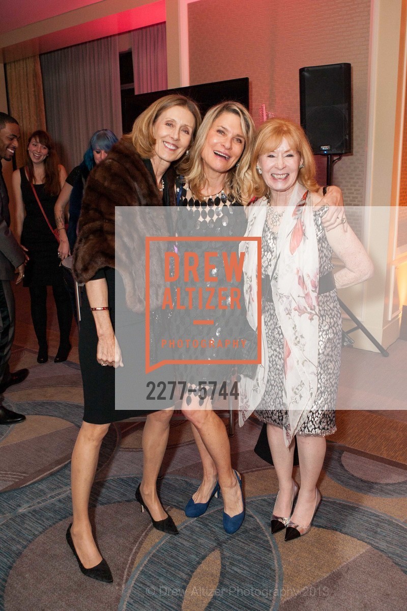 Shelly Rintala, Gwynn Vitello, Beth Izmirian, SFMoMA 2013 Bay Area Treasure Honoring GEORGE LUCAS, US, October 24th, 2013, Photo #2277-5744 Shelly Rintala, Gwynn Vitello, Beth Izmirian, Photo #2277-5744