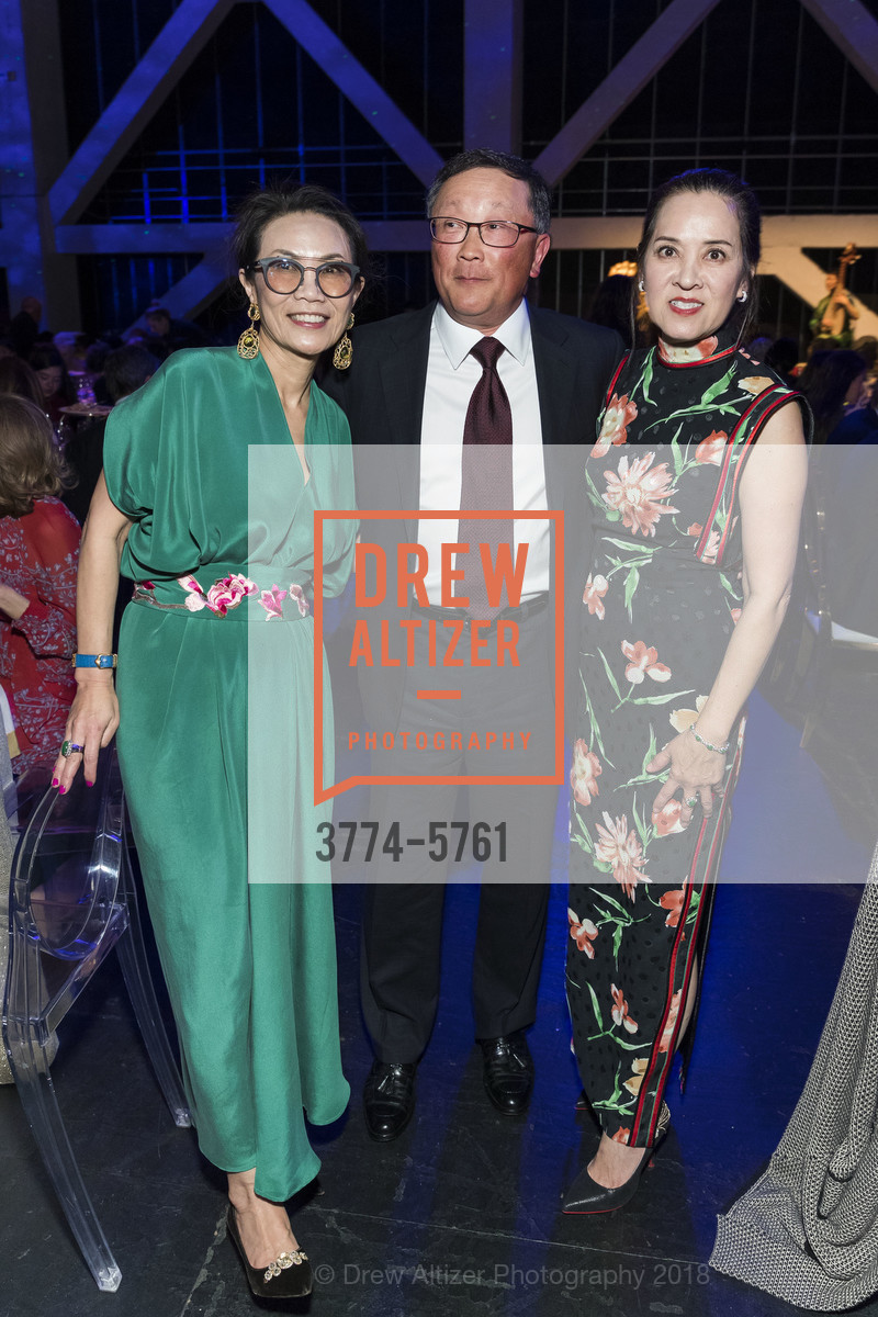 Xiaojun Lee with John Chen and Sherry Chen