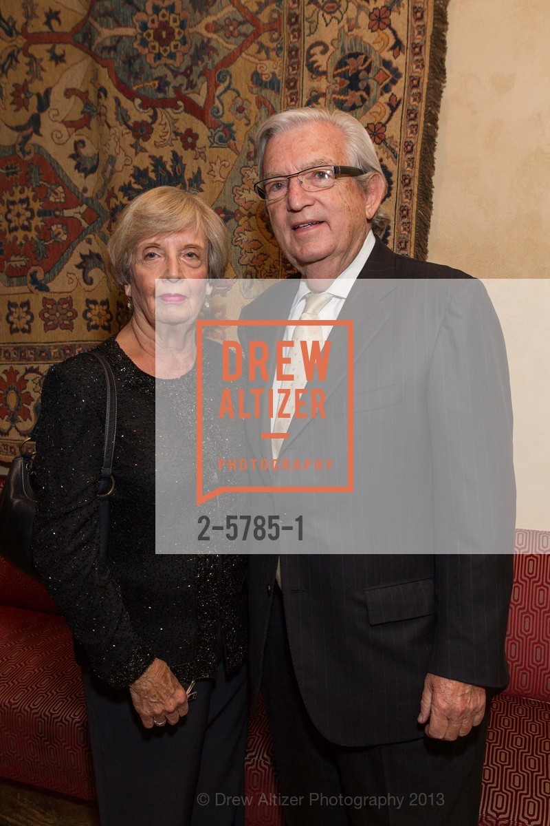 Carolyn Kasolas, George Kasolas, HELLENIC Charity Ball Reception, US, November 1st, 2013, Photo #2-5785-1 Carolyn Kasolas, George Kasolas, Photo #2-5785-1