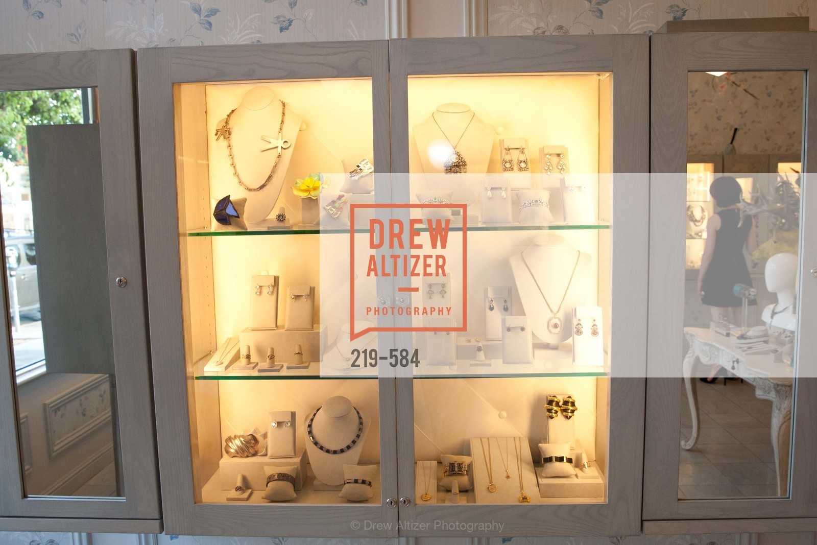 Atmosphere, Alexis Bittar Event; Support of the San Francisco Fall Antique Show Benefitting Enterprise for High School Students Francisco Fall Antique Show, benefiting Enterprise for High School Students, US, October 2nd, 2014,Drew Altizer, Drew Altizer Photography, full-service agency, private events, San Francisco photographer, photographer california