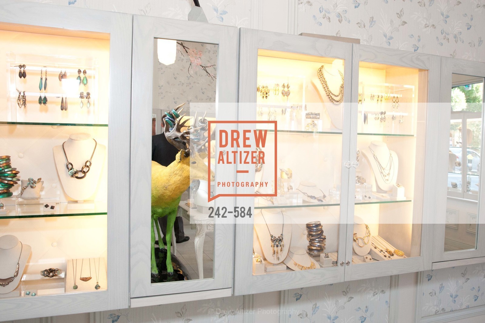 Atmosphere, Alexis Bittar Event; Support of the San Francisco Fall Antique Show Benefitting Enterprise for High School Students Francisco Fall Antique Show, benefiting Enterprise for High School Students, US, October 2nd, 2014,Drew Altizer, Drew Altizer Photography, full-service agency, private events, San Francisco photographer, photographer california