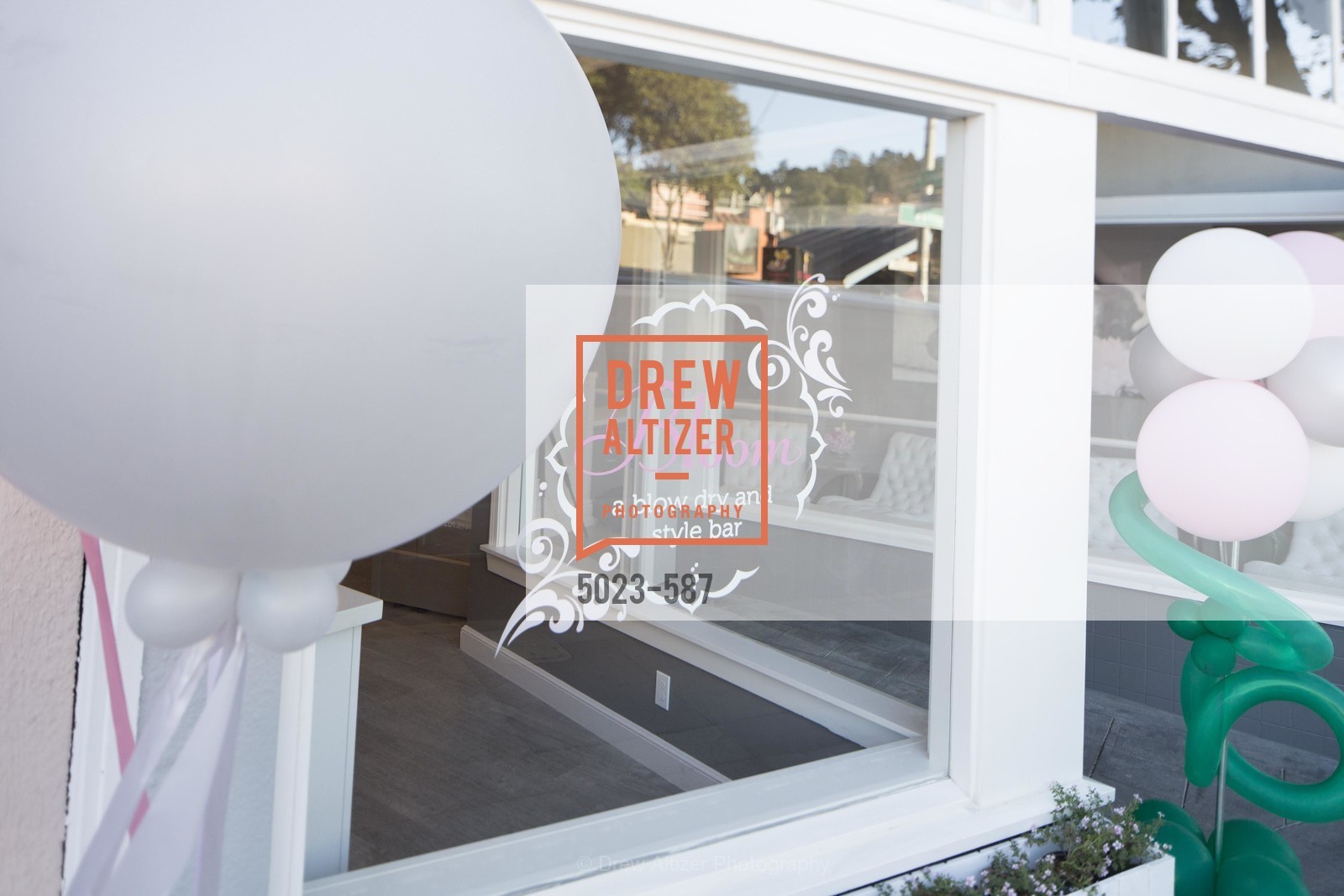 Atmosphere, BLOOM BLOW DRY BAR Grand Opening Party, US, October 2nd, 2014,Drew Altizer, Drew Altizer Photography, full-service agency, private events, San Francisco photographer, photographer california