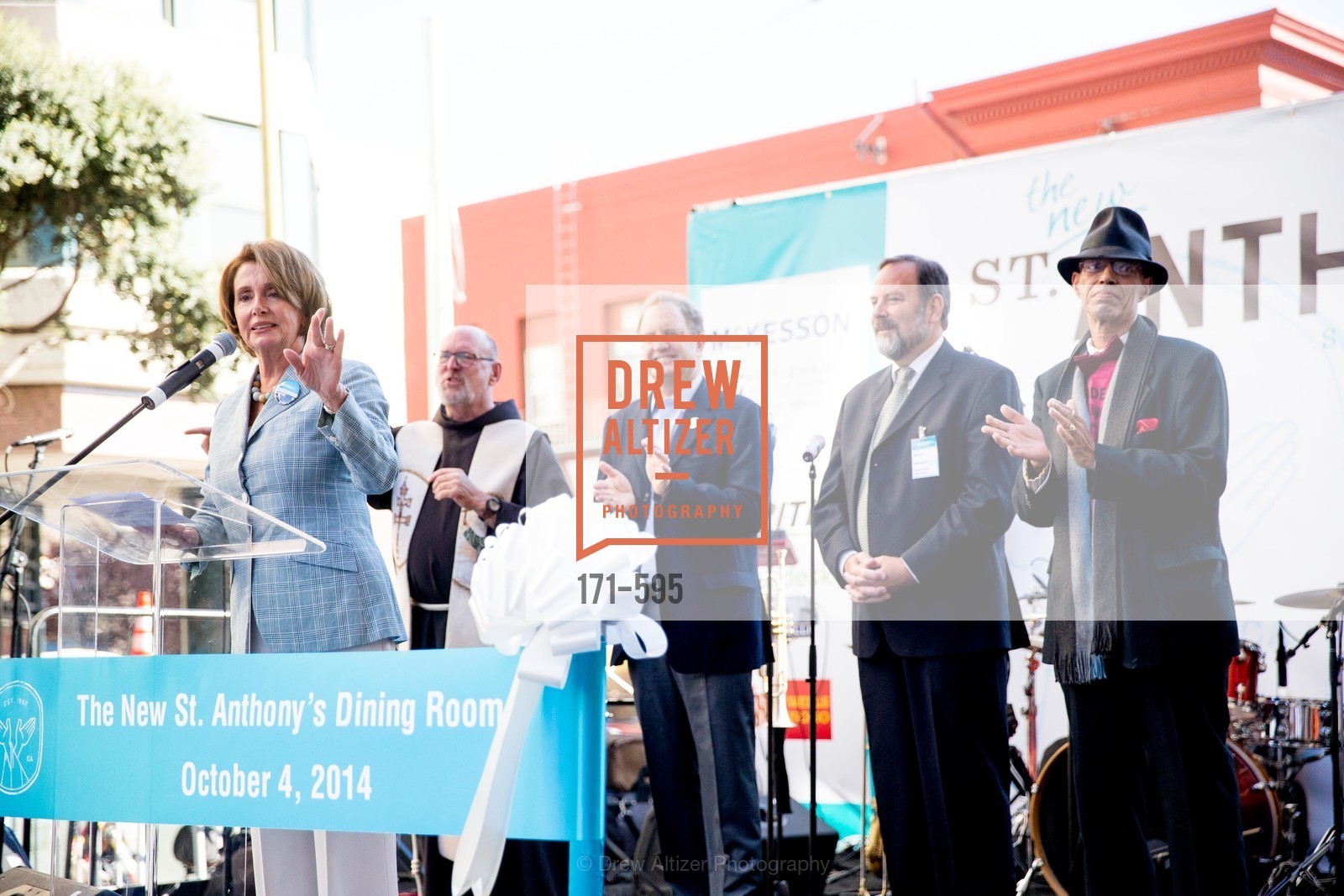 Nancy Pelosi, ST. ANTHONY'S Dining Room Ribbon Cutting Ceremony, US, October 5th, 2014,Drew Altizer, Drew Altizer Photography, full-service event agency, private events, San Francisco photographer, photographer California