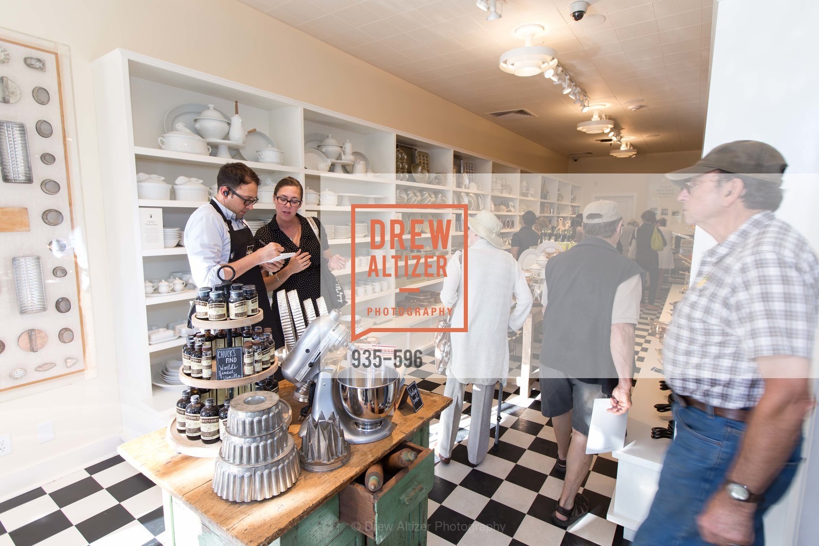 WILLIAMS-SONOMA Grand Re-Opening Breakfast, US, October 5th, 2014, Photo #935-596 Photo #935-596