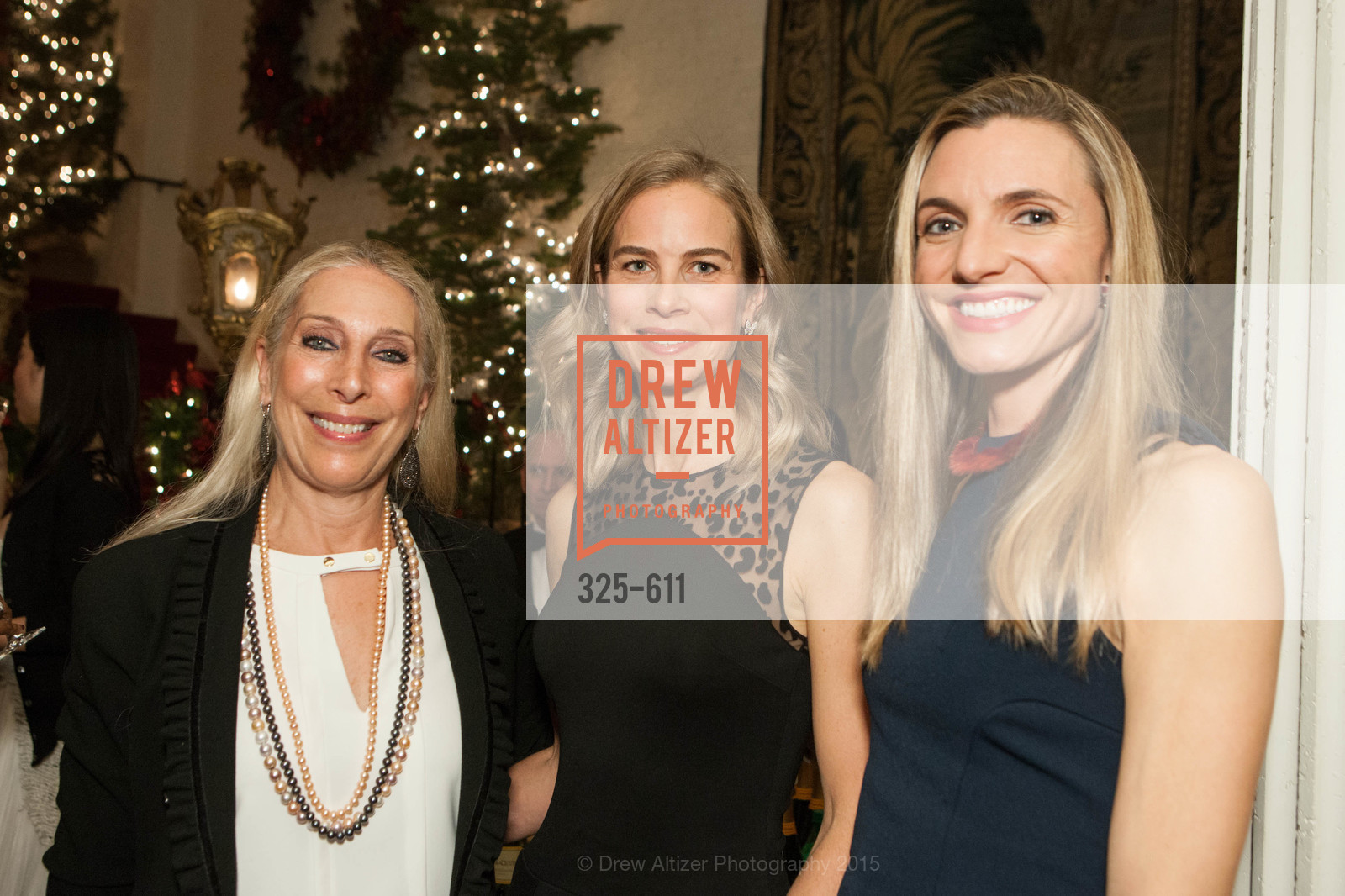 Betsy Linder, Hannah Komolli, Marisa Avansino, Photo #325-611