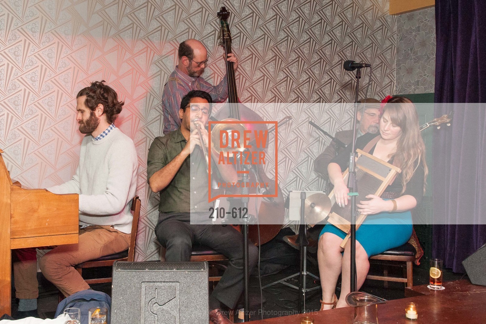 Performance, Photo #210-612
