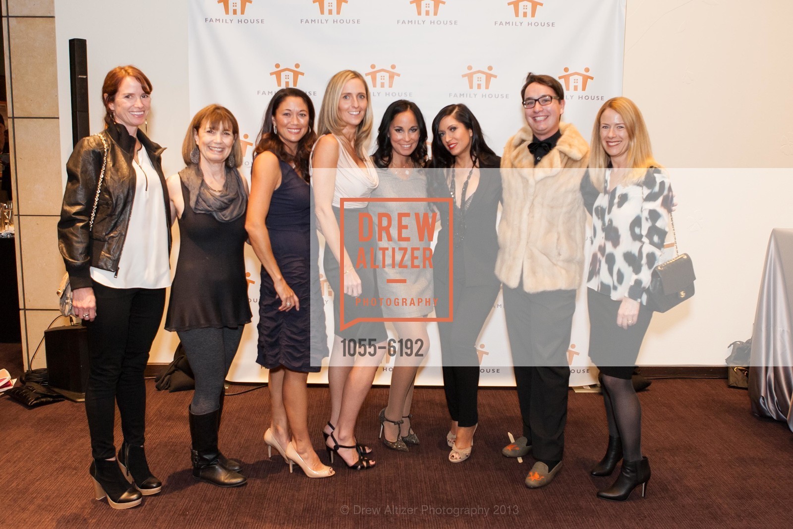 Michele Brasch, Linda Goldfarb, Becky Miller, Camilla Burraston, Michelle Molfino, Corey Hyde, Christopher Wiseman, Laurie Poston, Bubbles & Bling Benefitting FAMILY HOUSE, US, November 7th, 2013, Photo #1055-6192 Michele Brasch, Linda Goldfarb, Becky Miller, Camilla Burraston, Michelle Molfino, Corey Hyde, Christopher Wiseman, Laurie Poston, Photo #1055-6192