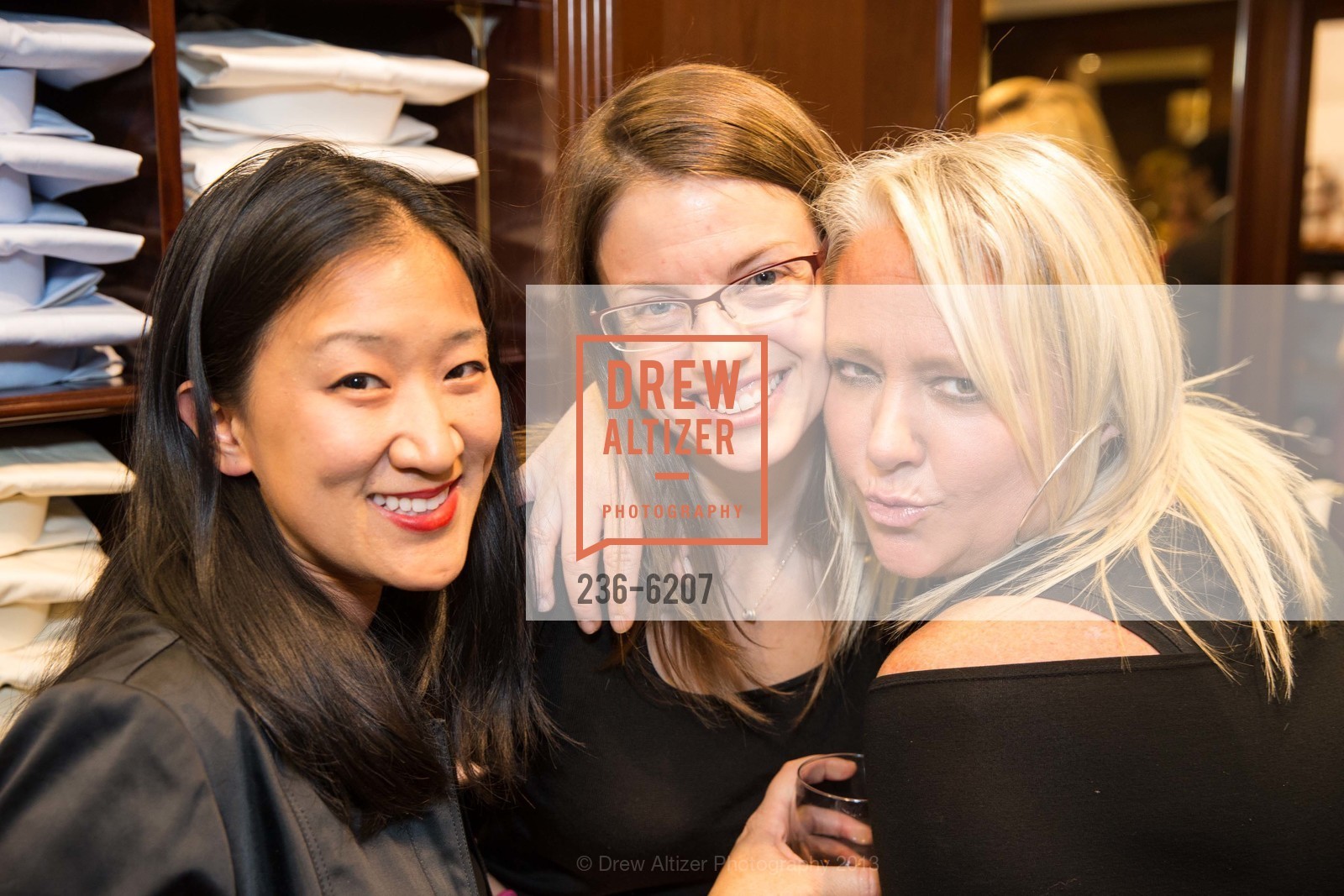 Jennifer Chen Manwell, Julie Herrin, Lori Puccinelli Stern, SAN FRANCISCO FALL ANTIQUE SHOW at Brooks Brothers Benefiting Enterprise for High School Students, US, September 24th, 2013, Photo #236-6207 Jennifer Chen Manwell, Julie Herrin, Lori Puccinelli Stern, Photo #236-6207