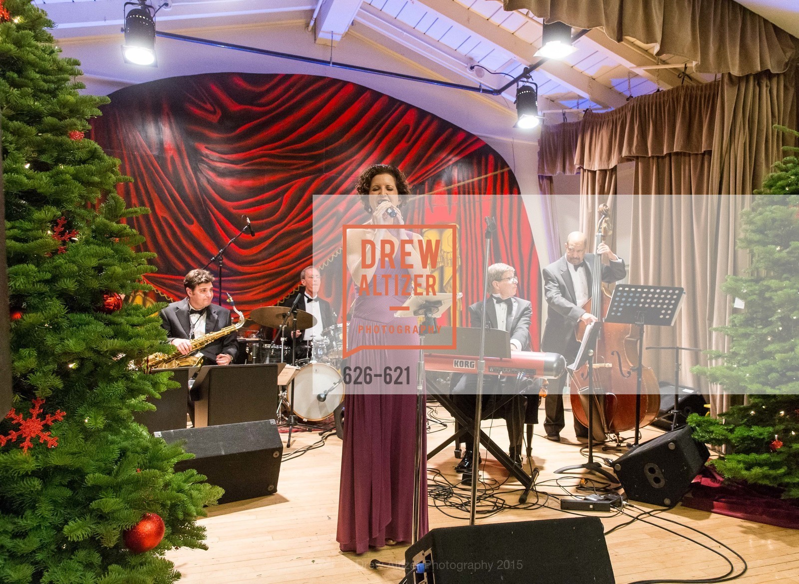 Performance, Children of Shelters' Jingle and Mingle, Golden Gate Club. 135 Fisher Loop, December 3rd, 2015,Drew Altizer, Drew Altizer Photography, full-service agency, private events, San Francisco photographer, photographer california