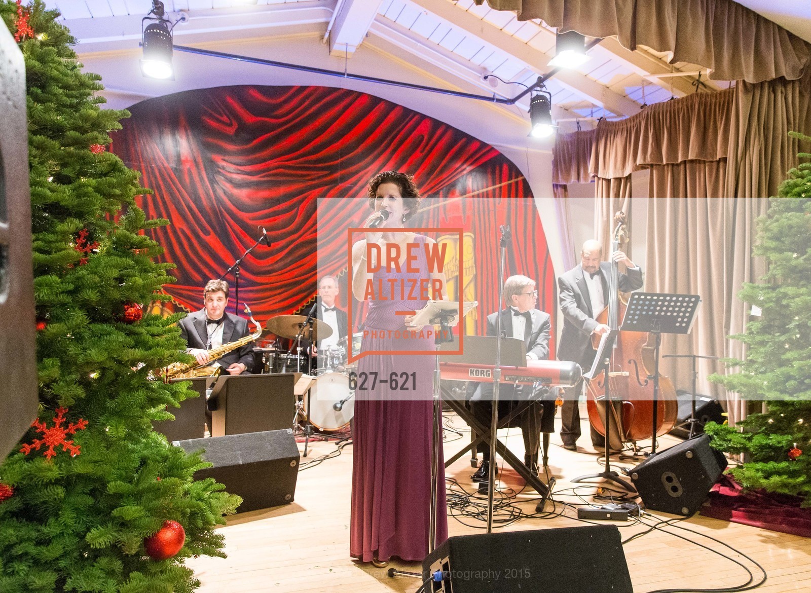 Performance, Children of Shelters' Jingle and Mingle, Golden Gate Club. 135 Fisher Loop, December 3rd, 2015,Drew Altizer, Drew Altizer Photography, full-service agency, private events, San Francisco photographer, photographer california