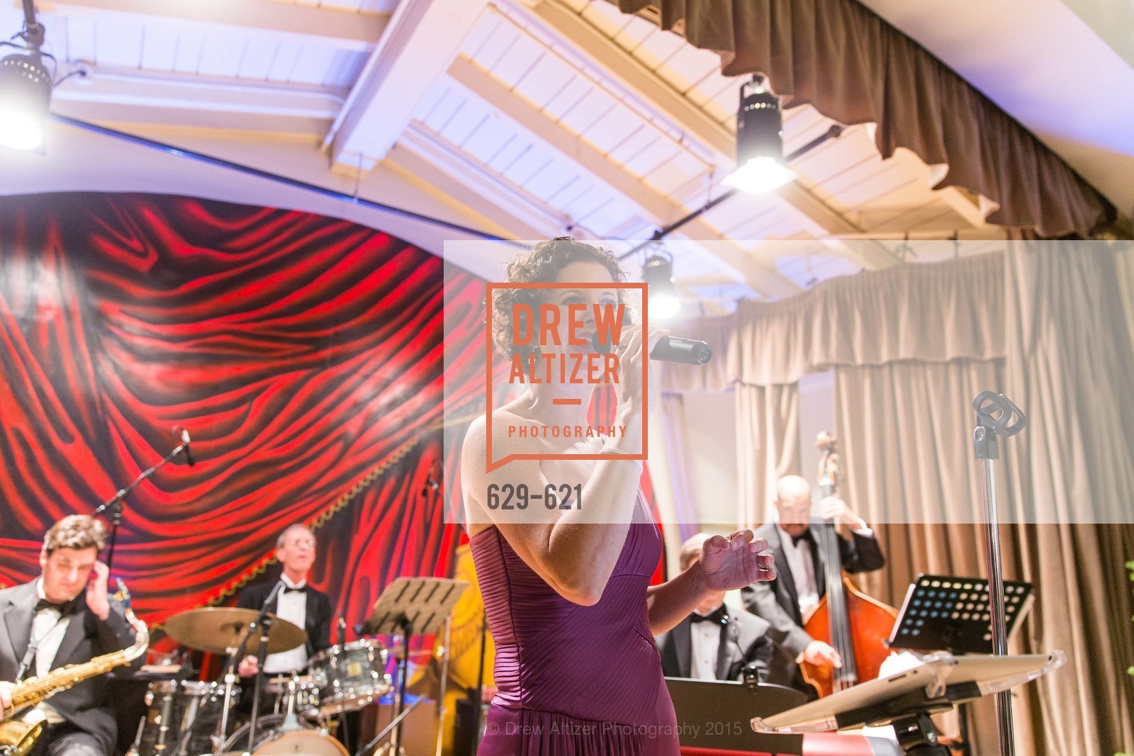 Performance, Children of Shelters' Jingle and Mingle, Golden Gate Club. 135 Fisher Loop, December 3rd, 2015,Drew Altizer, Drew Altizer Photography, full-service agency, private events, San Francisco photographer, photographer california