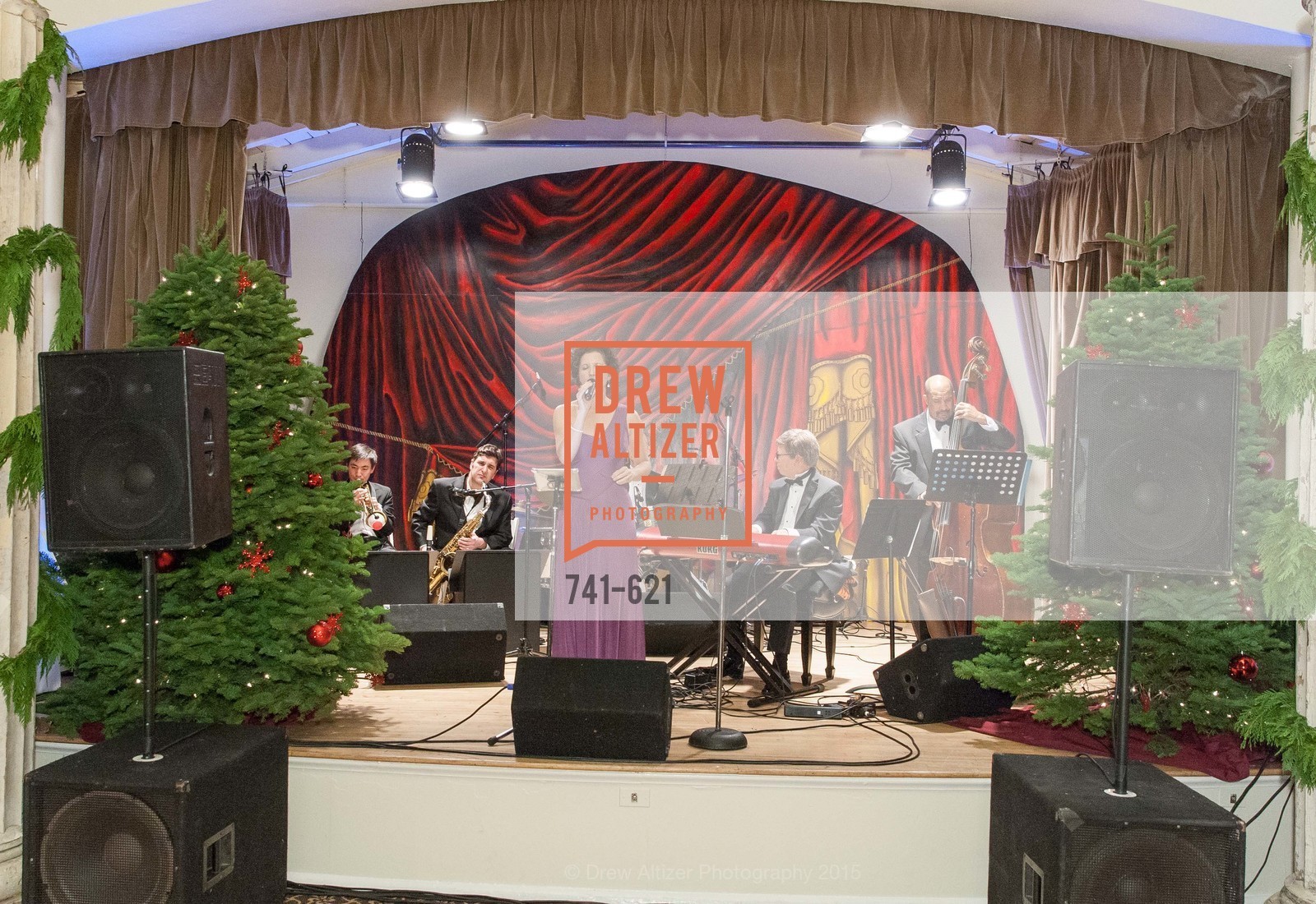 Performance, Children of Shelters' Jingle and Mingle, Golden Gate Club. 135 Fisher Loop, December 3rd, 2015,Drew Altizer, Drew Altizer Photography, full-service agency, private events, San Francisco photographer, photographer california