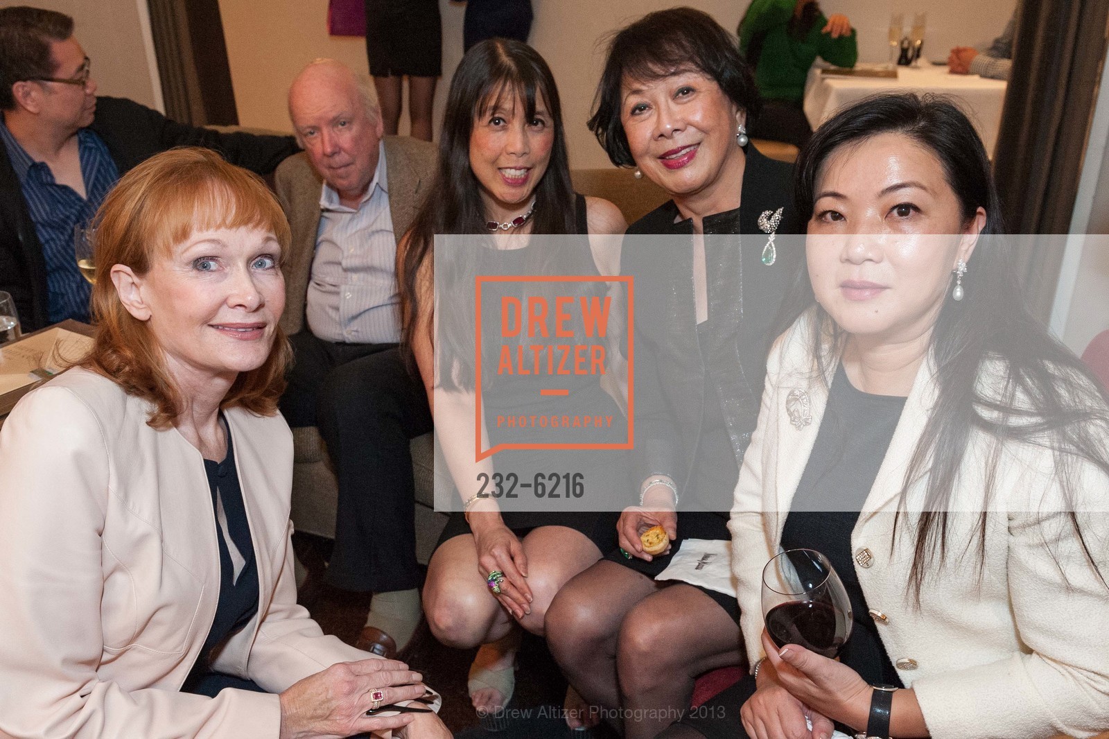 Corinne O'Kelly, Magdalene Chan, Margaret Liu Collins, Mindy Sun, NEIMAN MARCUS, VAN CLEEF & ARPELS Cocktail Party, US, November 7th, 2013, Photo #232-6216 Corinne O'Kelly, Magdalene Chan, Margaret Liu Collins, Mindy Sun, Photo #232-6216
