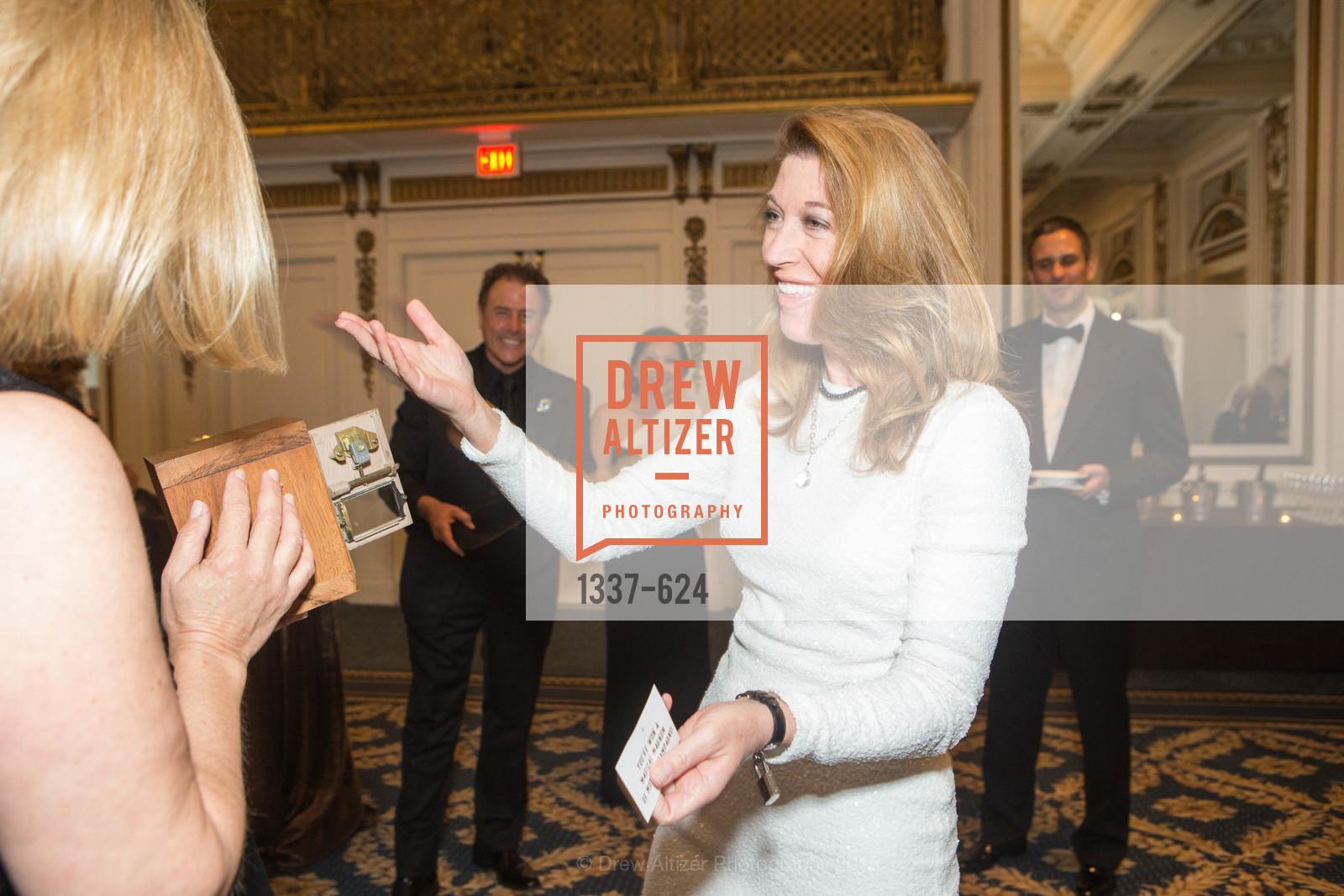 Patty Kampmann, 2015 Raphael House Gala "A Grand Special Night of Magic", The Palace Hotel. 2 New Montgomery Street, April 18th, 2015, Photo #1337-624 Patty Kampmann, Photo #1337-624
