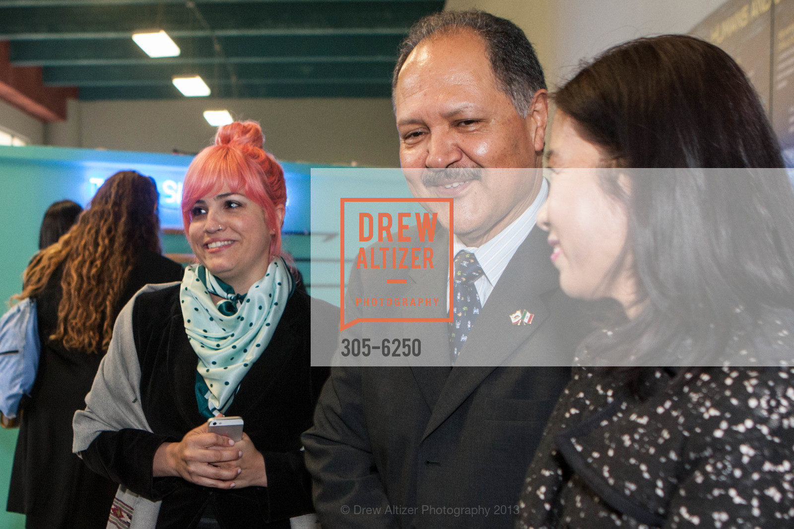 Marimar Suarez, Carlos Felix Corona, Eun Hai Kim, Photo #305-6250