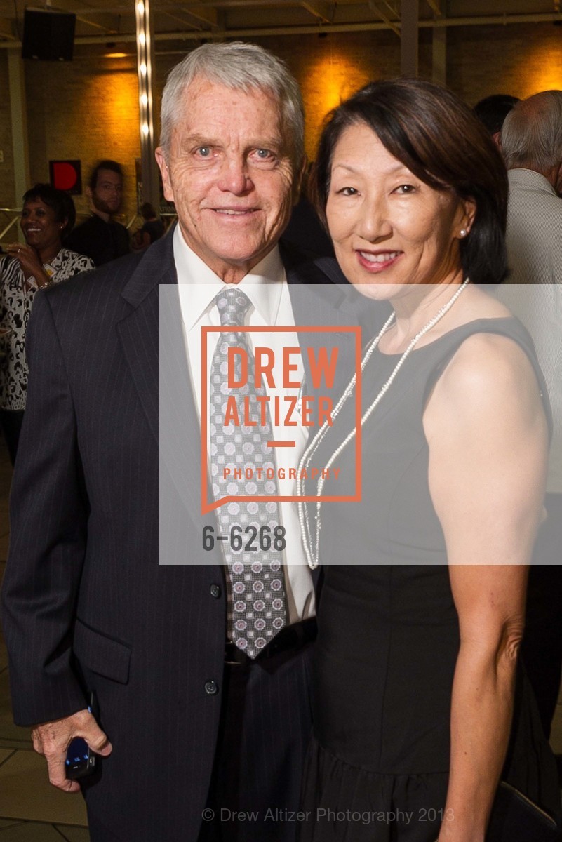 Lee Callaway, Tami Adachi, U.S. TENNIS ASSOCIATION NORTHERN CALIFORNIA Honors Jeanne Moutoussamy-Ashe with Beyond the Baseline Icon Award, US, November 7th, 2013, Photo #6-6268 Lee Callaway, Tami Adachi, Photo #6-6268