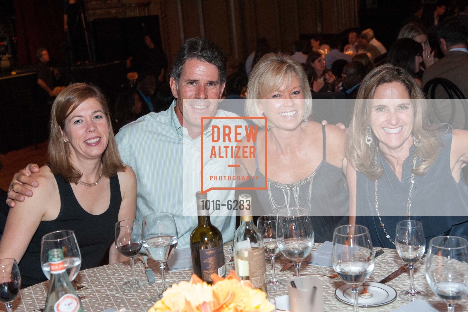 Kelly Tomlinson, Steve Bono, Tina Bono, Lynette Gordon, 2013 REDF Benefit, US, September 18th, 2013, Photo #1016-6283 Kelly Tomlinson, Steve Bono, Tina Bono, Lynette Gordon, Photo #1016-6283