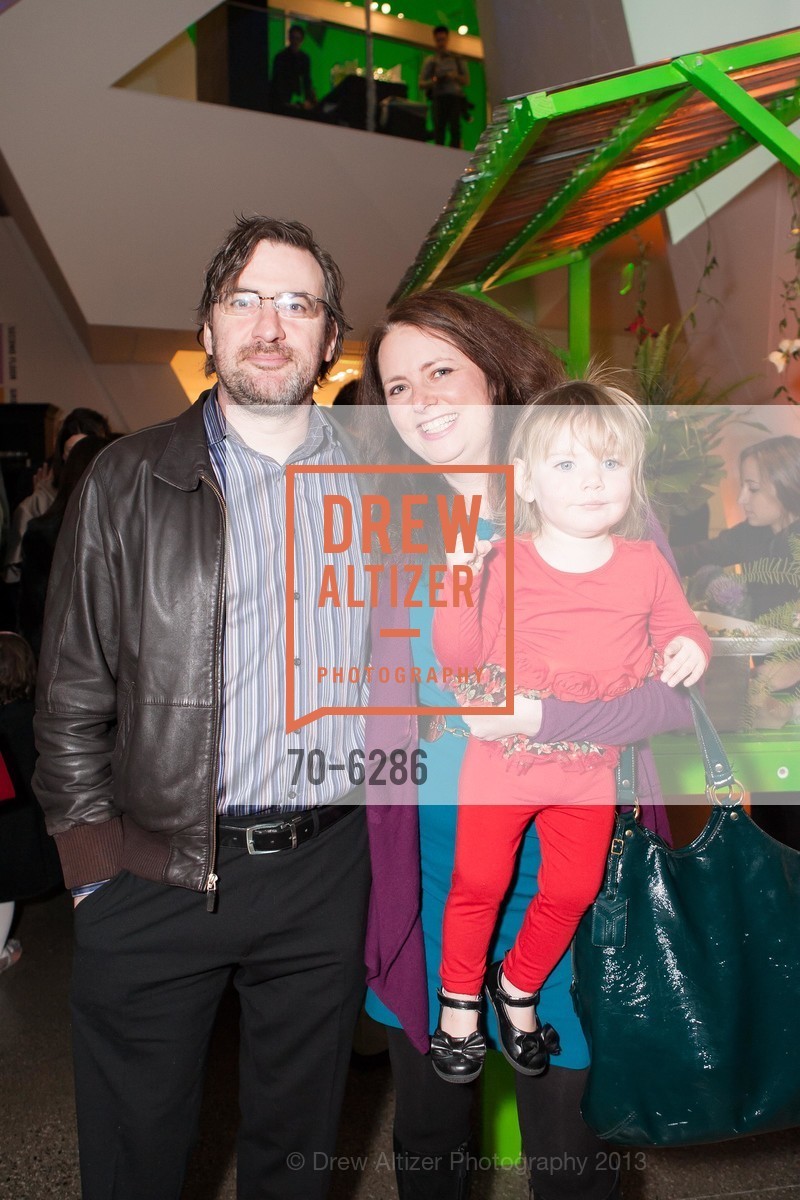 Dan Mosedale, Rachel Masters, Laila Mosedale, The CJM Fifth Annual Family Gala: The Frog and Toad Ball, US, December 7th, 2013, Photo #70-6286 Dan Mosedale, Rachel Masters, Laila Mosedale, Photo #70-6286