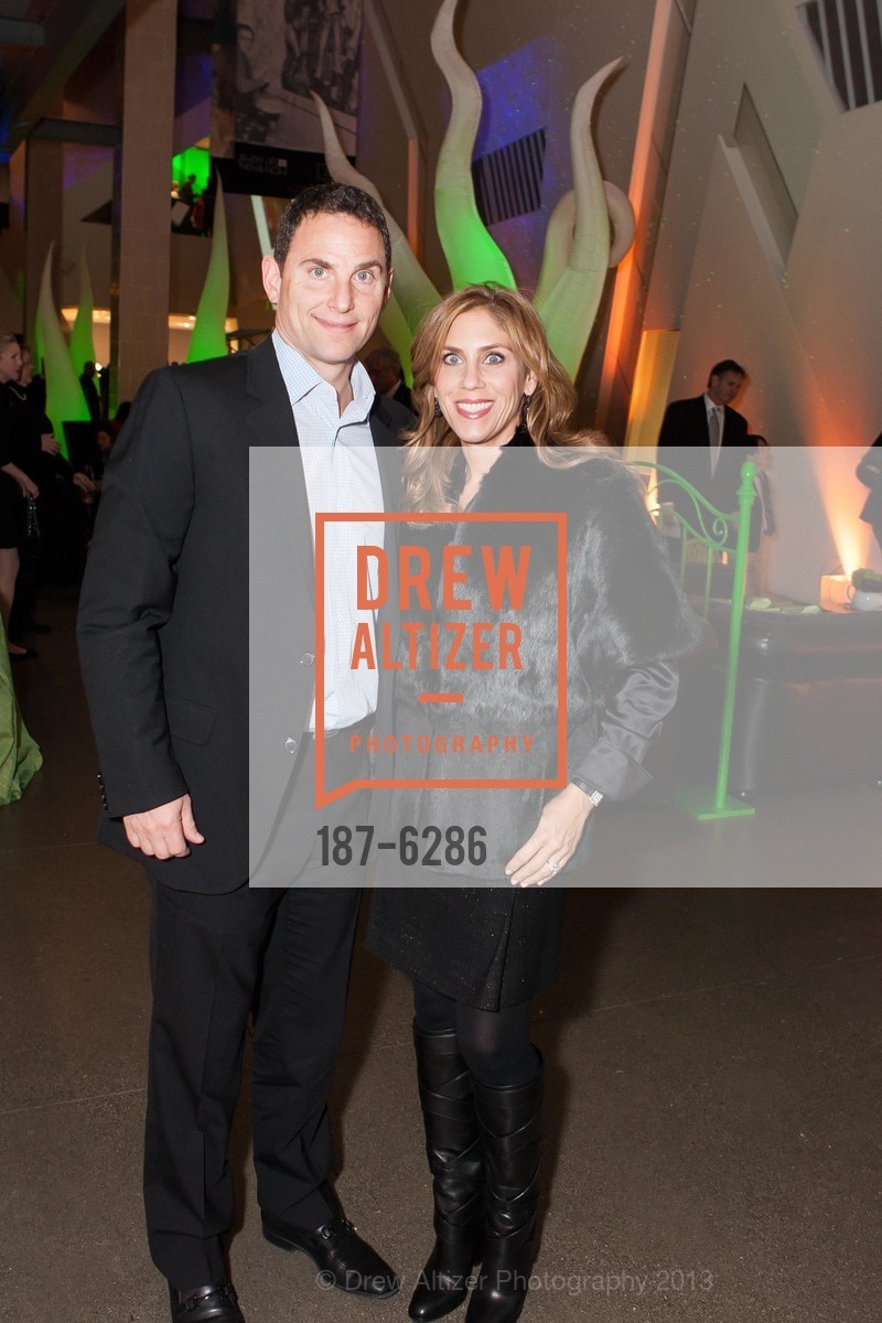 Scott Kay, Debbie Kay, The CJM Fifth Annual Family Gala: The Frog and Toad Ball, US, December 7th, 2013, Photo #187-6286 Scott Kay, Debbie Kay, Photo #187-6286