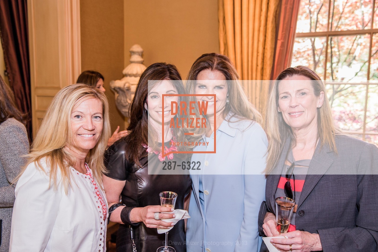 Mary Stevens, Elaine Murphy, Maria Shriver, Robin Sedgwick, Maria Shriver and Jillian Manus Host ATHERTON LADIES LUNCHEON, US, April 24th, 2013, Photo #287-6322 Mary Stevens, Elaine Murphy, Maria Shriver, Robin Sedgwick, Photo #287-6322