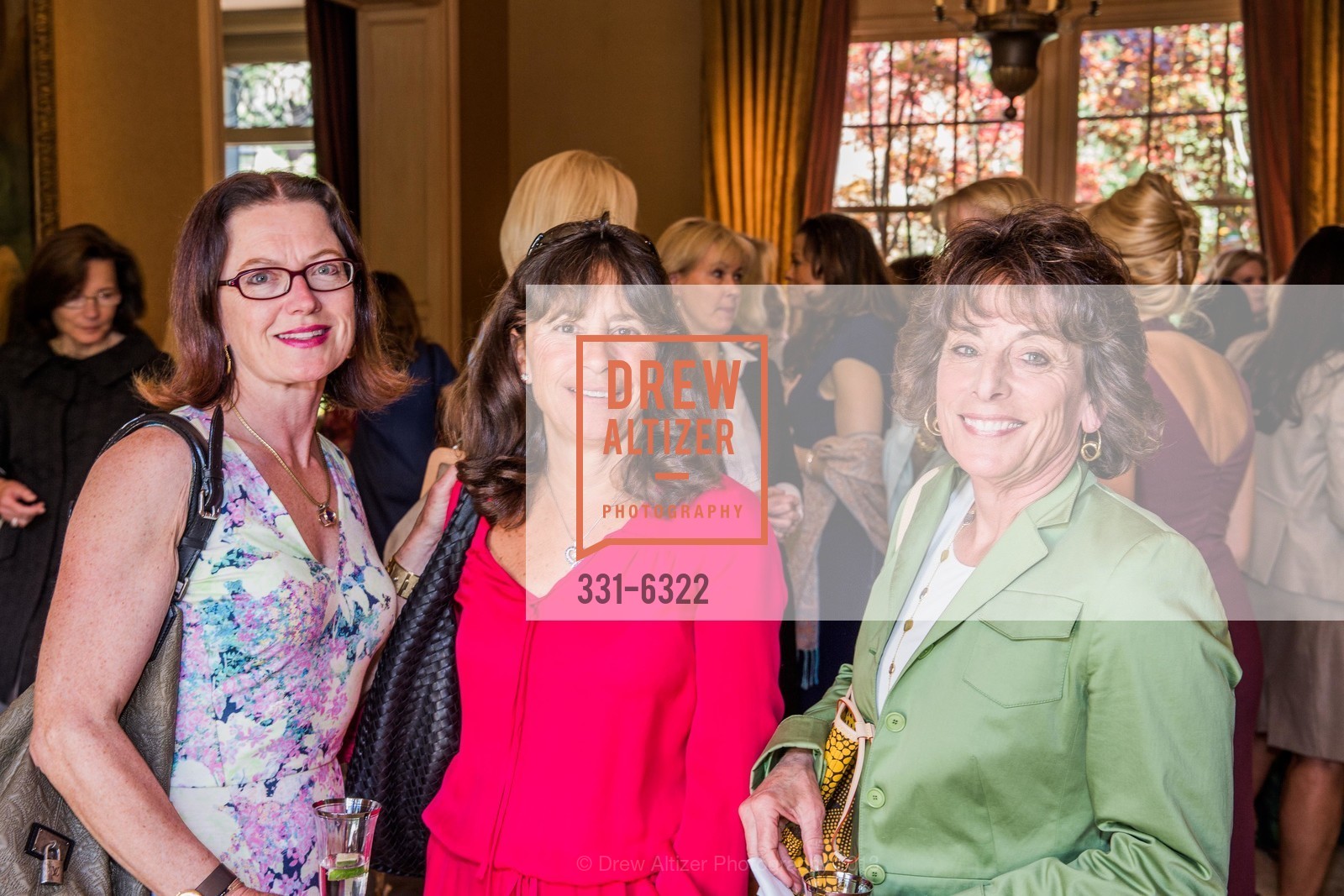 Christine Olson-Giebel, Joan Hill, Ann Gunderson, Maria Shriver and Jillian Manus Host ATHERTON LADIES LUNCHEON, US, April 24th, 2013, Photo #331-6322 Christine Olson-Giebel, Joan Hill, Ann Gunderson, Photo #331-6322