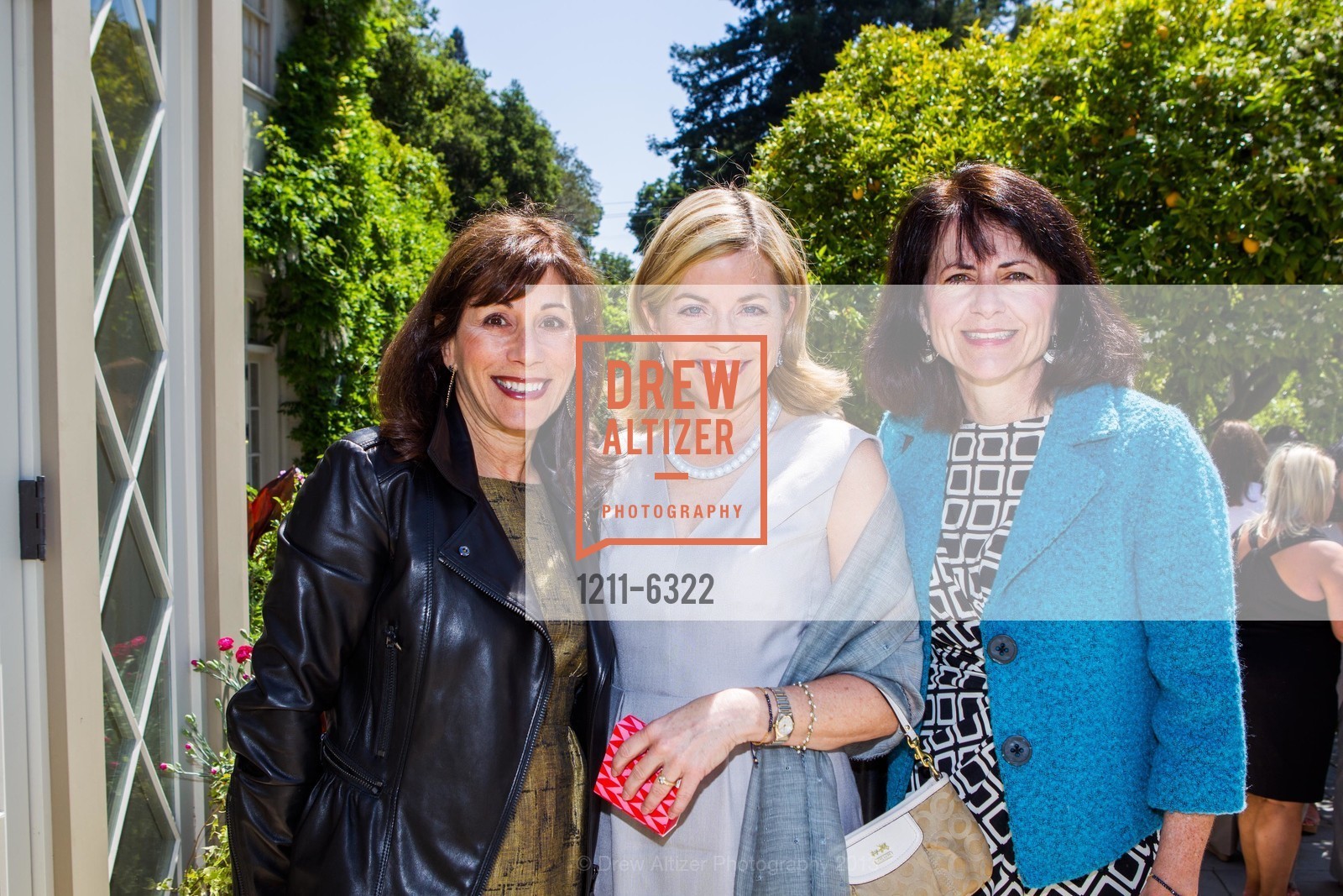 Lisa Schatz, Kim Young, Joan Hamilton, Maria Shriver and Jillian Manus Host ATHERTON LADIES LUNCHEON, US, April 24th, 2013, Photo #1211-6322 Lisa Schatz, Kim Young, Joan Hamilton, Photo #1211-6322