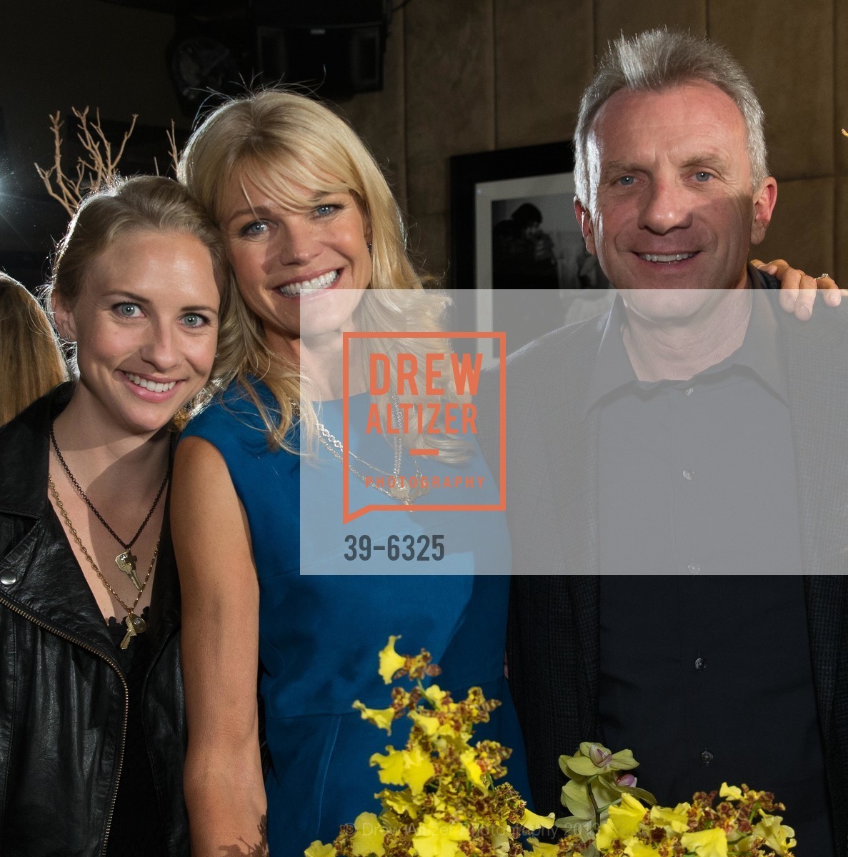 Elizabeth Montana, Jennifer Montana, Joe Montana, Hilary Newsom Callan, JENNIFER MONTANA DESIGN launches CHAIN REACTION KEY NECKLACES at Matrix/Fillmore, US, October 17th, 2013, Photo #39-6325 Elizabeth Montana, Jennifer Montana, Joe Montana, Hilary Newsom Callan, Photo #39-6325