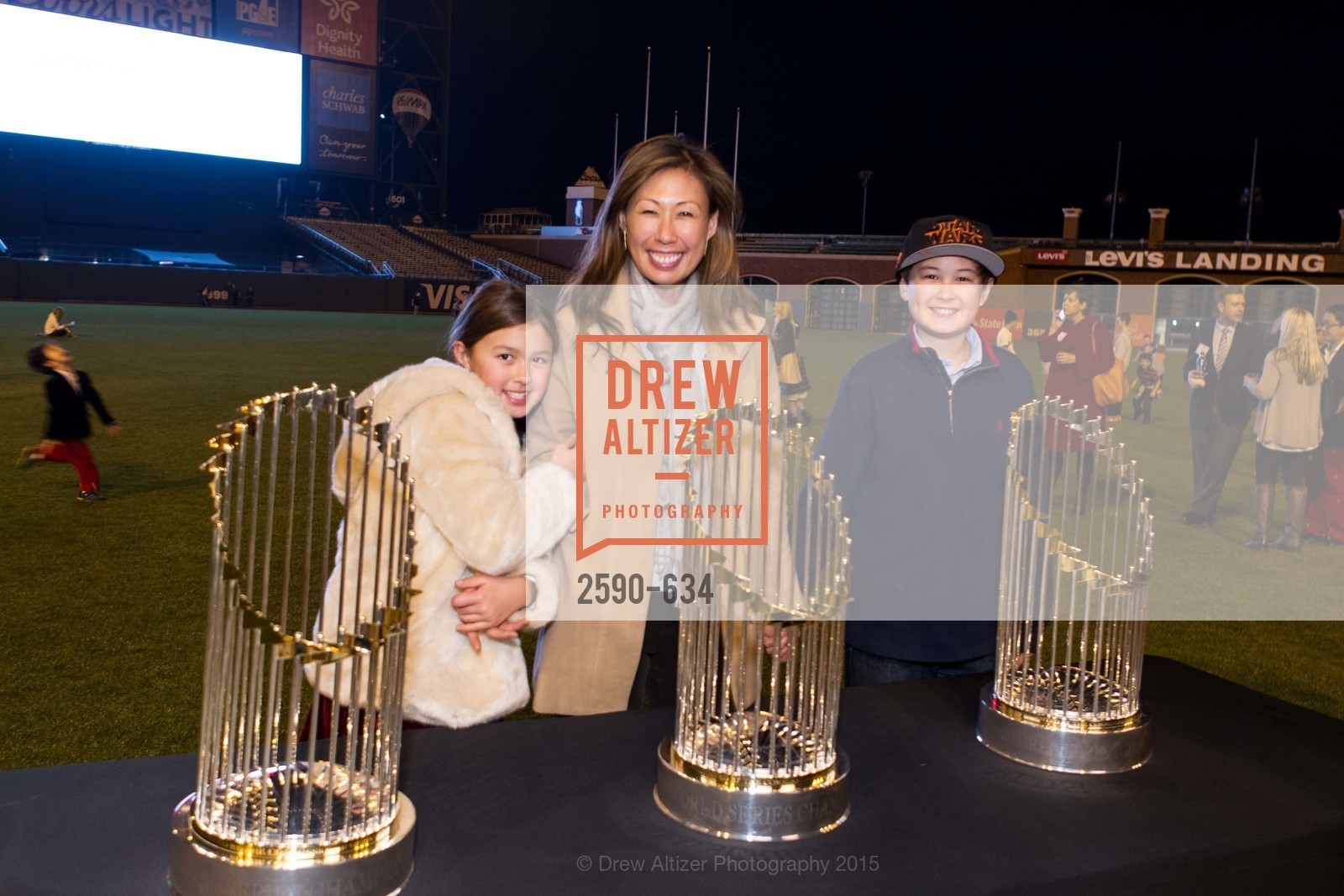 Cassatt Boatwright, Joy Boatwright, Welsey Boatwright, Holiday Heroes 2015, AT&T Park, December 7th, 2015, Photo #2590-634 Cassatt Boatwright, Joy Boatwright, Welsey Boatwright, Photo #2590-634
