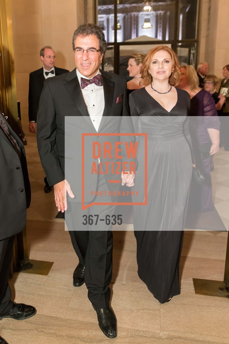 Perry Campbell, Lisa Delan, Photo #367-635