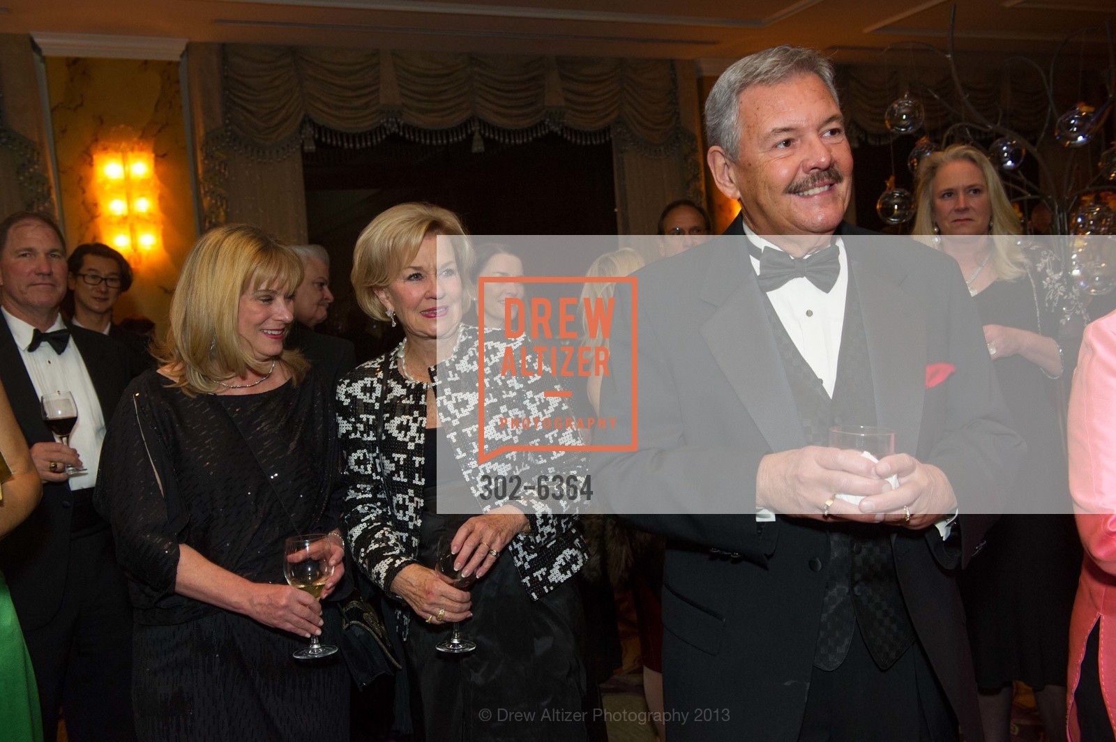 Extras, 25th Anniversary Holiday HOB NOB ON THE HILL, December 6th, 2013, Photo